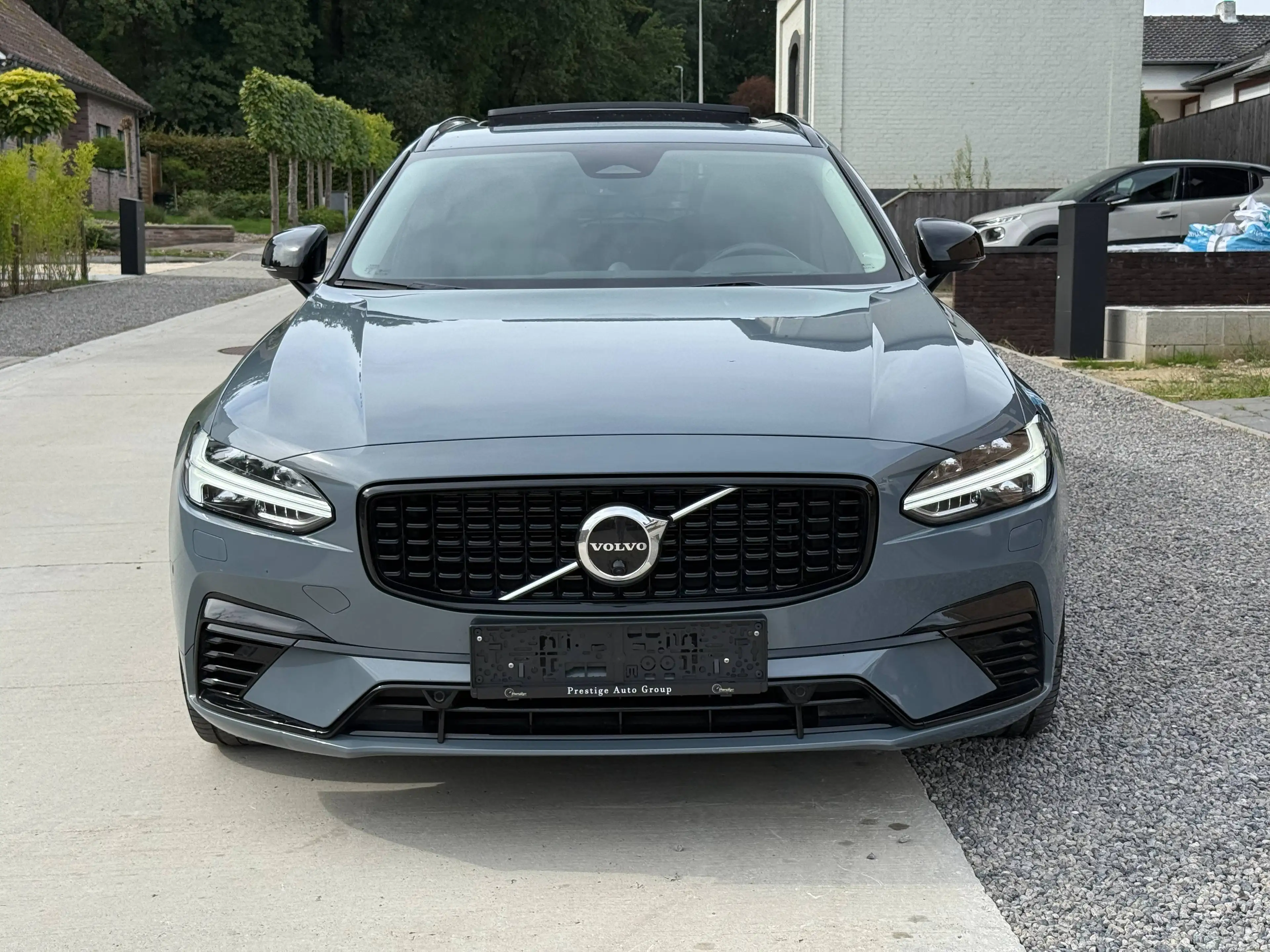 Volvo V90 T6 Recharge AWD Ultra Dark *FULL*360*PANO*B&W*Headup* — photo 2