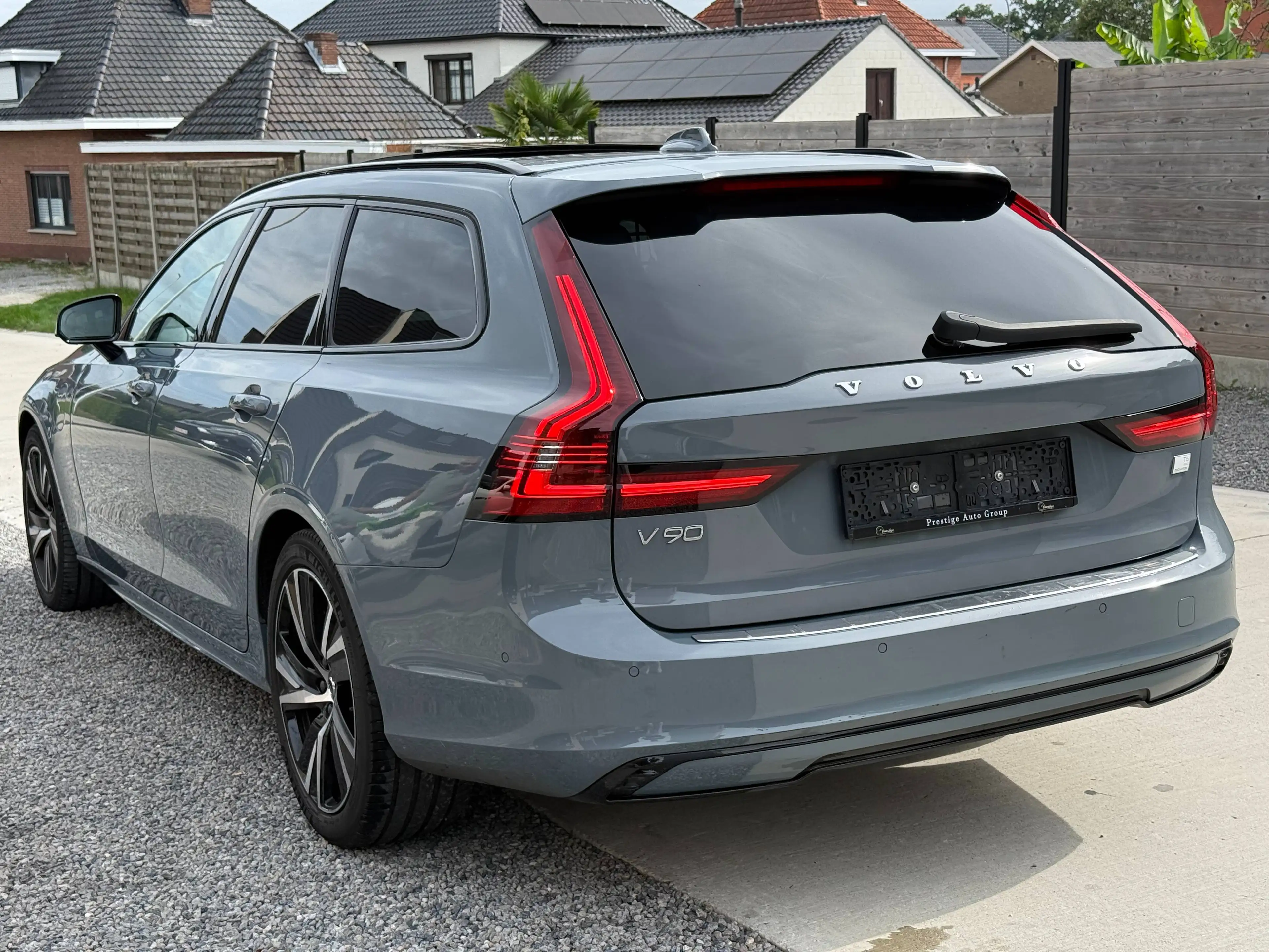 Volvo V90 T6 Recharge AWD Ultra Dark *FULL*360*PANO*B&W*Headup* — photo 5