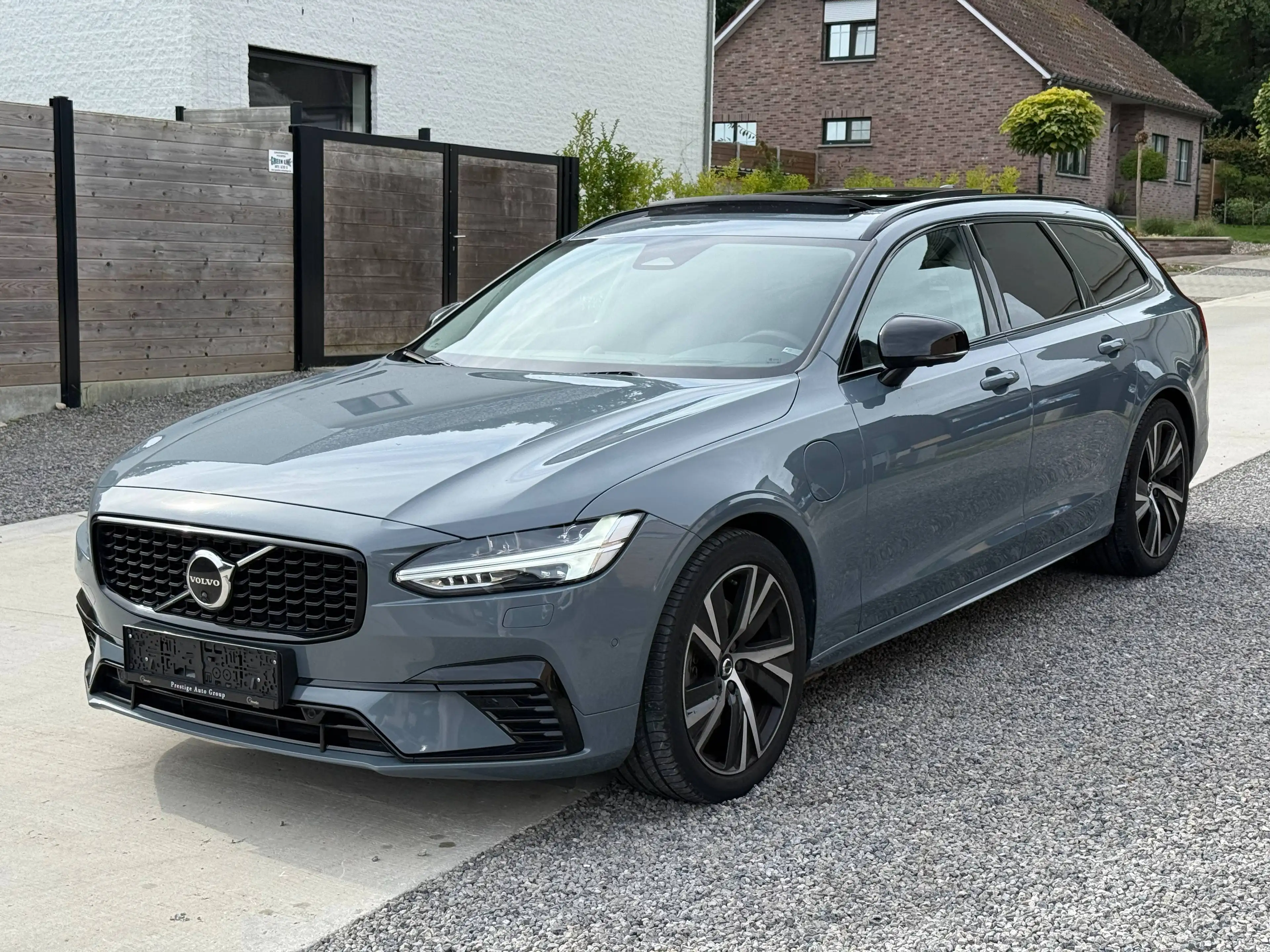 Volvo V90 T6 Recharge AWD Ultra Dark *FULL*360*PANO*B&W*Headup* — photo 4
