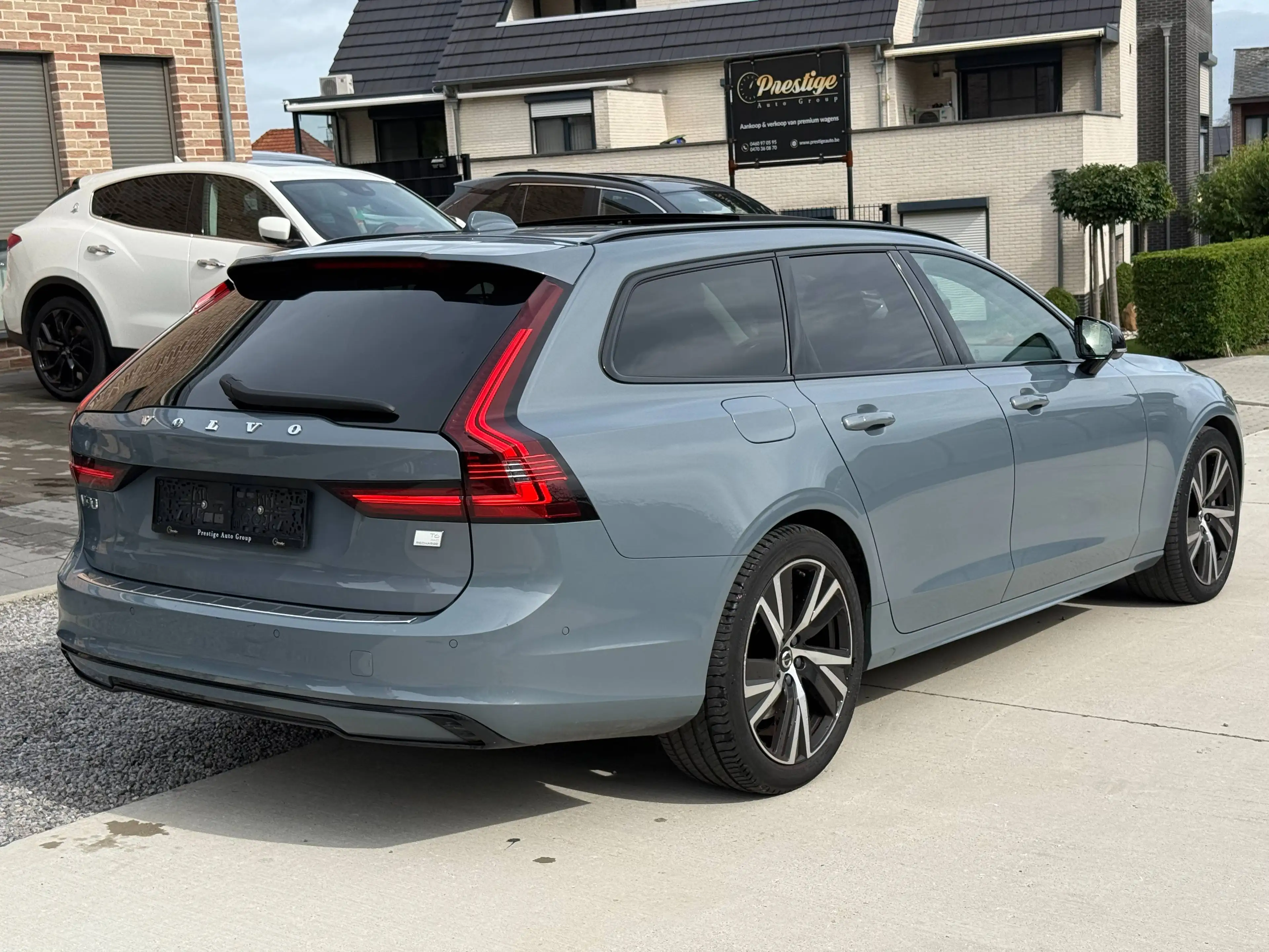 Volvo V90 T6 Recharge AWD Ultra Dark *FULL*360*PANO*B&W*Headup* — photo 7