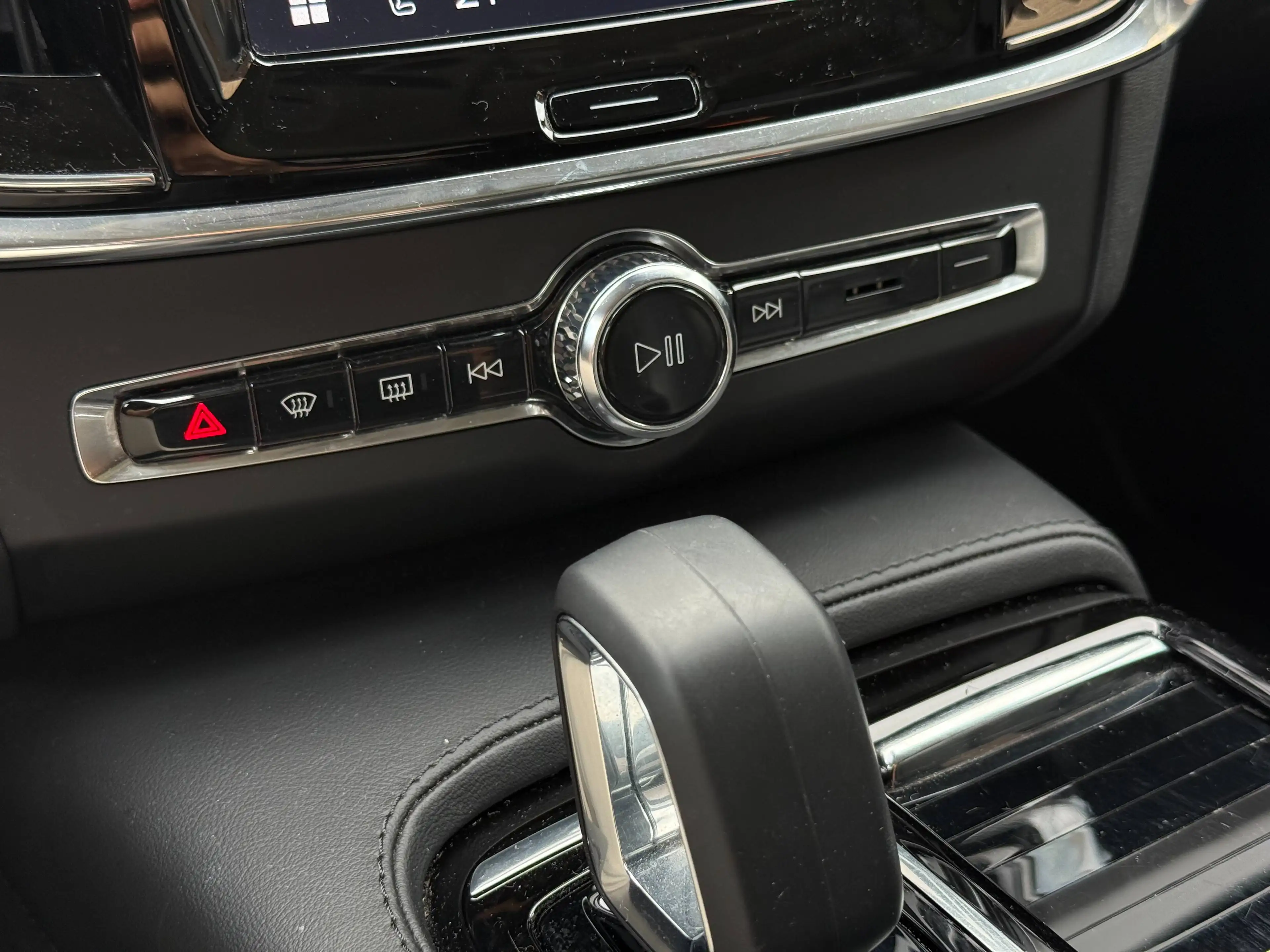 Volvo V90 T6 Recharge AWD Ultra Dark *FULL*360*PANO*B&W*Headup* — photo 21