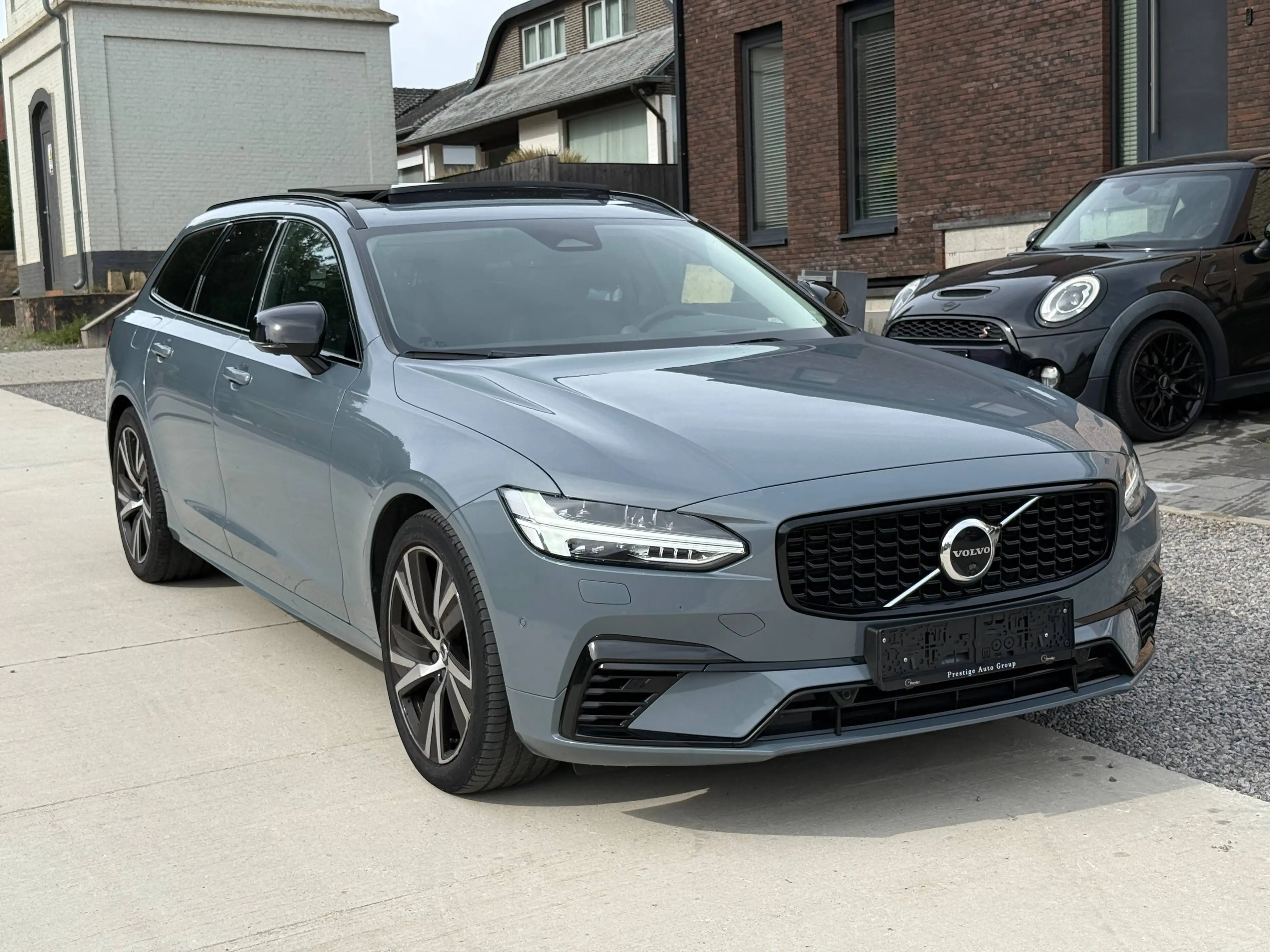Volvo V90 T6 Recharge AWD Ultra Dark *FULL*360*PANO*B&W*Headup* — photo 8