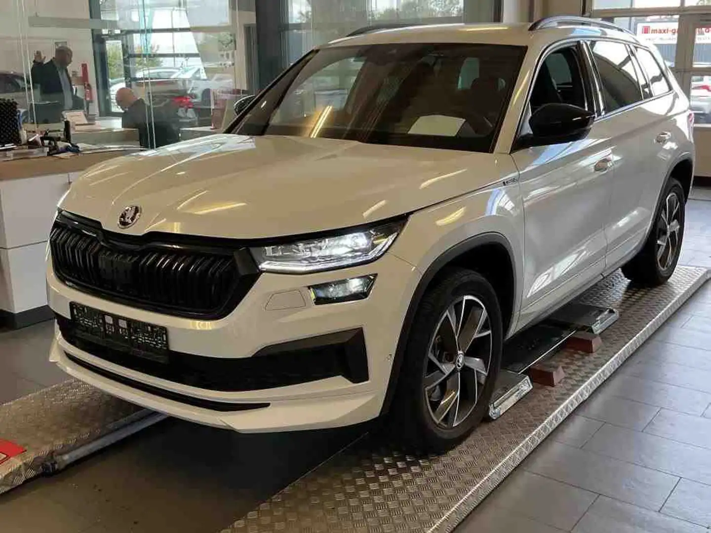 Skoda Kodiaq Sportline TDi DSG 4M CarPlay/ACC/AHK/LED Weiß - 2