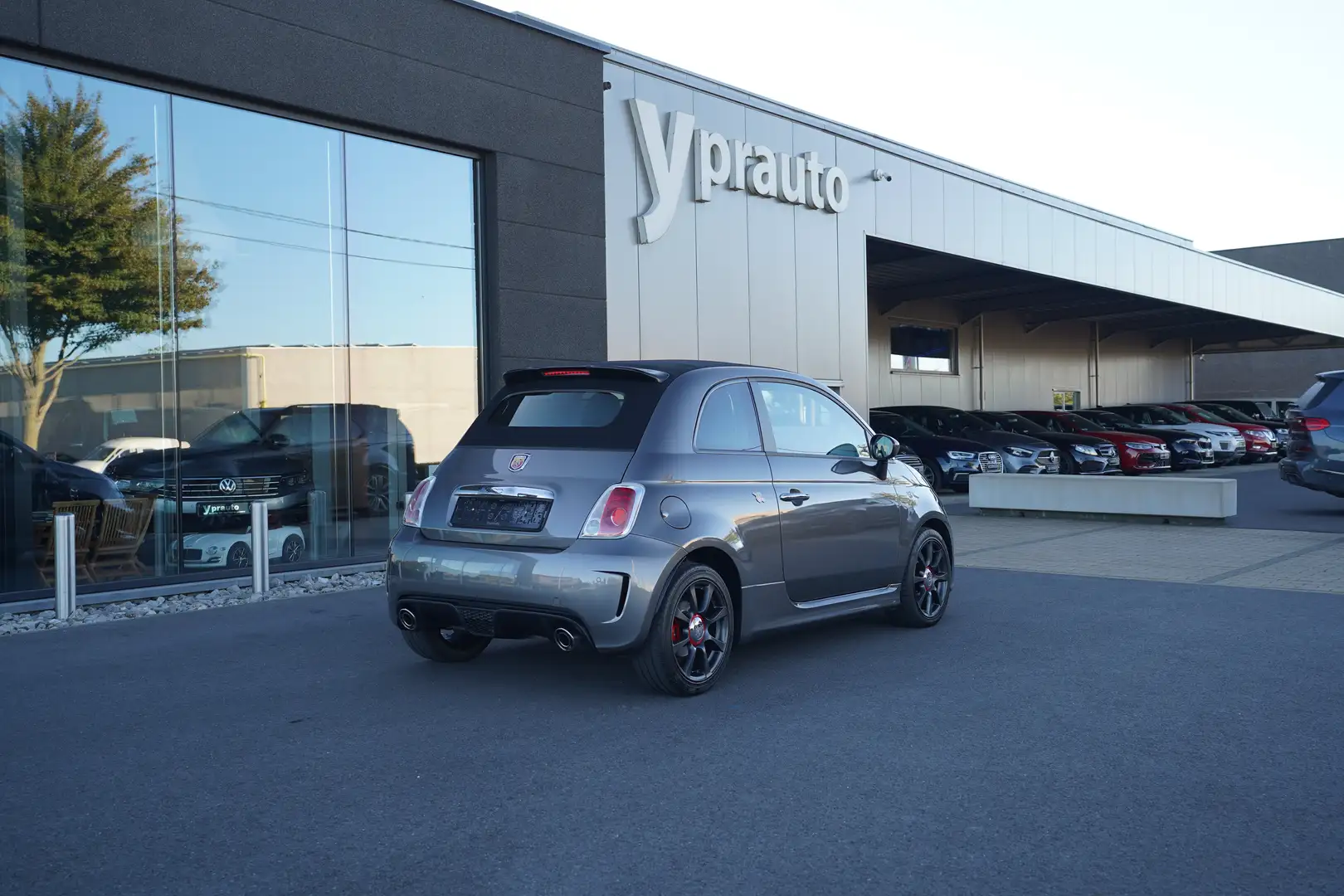 Abarth 500C 1.4Turbo Airco Radio Rode Sportremmen Sportuitlaat Grau - 2