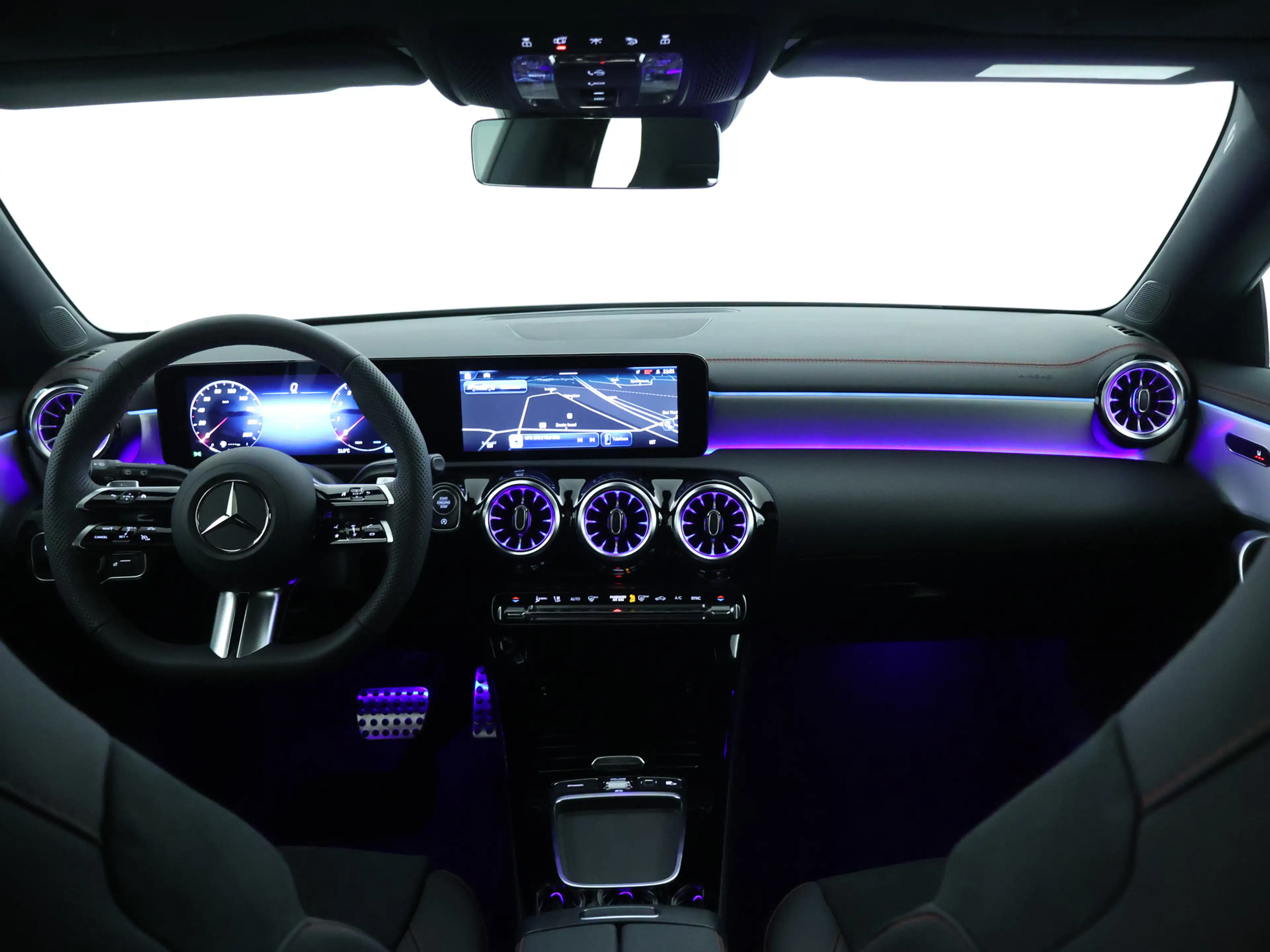 Mercedes-Benz CLA 180 Shooting Brake Star Edition AMG Line LIMITED | Tre — photo 4
