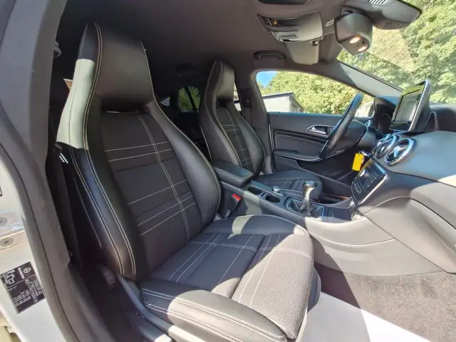Mercedes-Benz Cla view 12