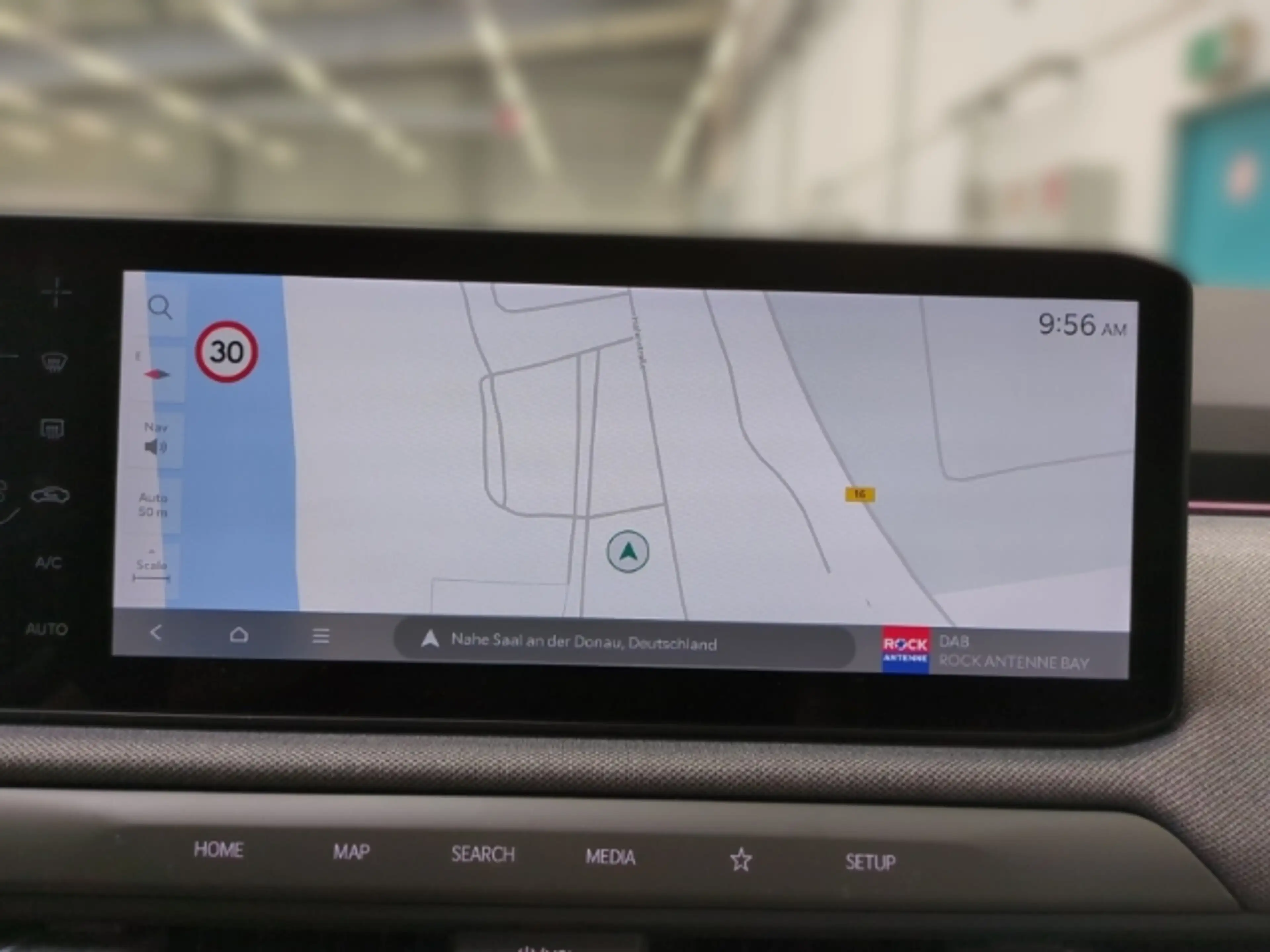Kia EV3 150 kW Earth NAVI,CARPLAY,SITZHZG,PDC,KAMERA — photo 9