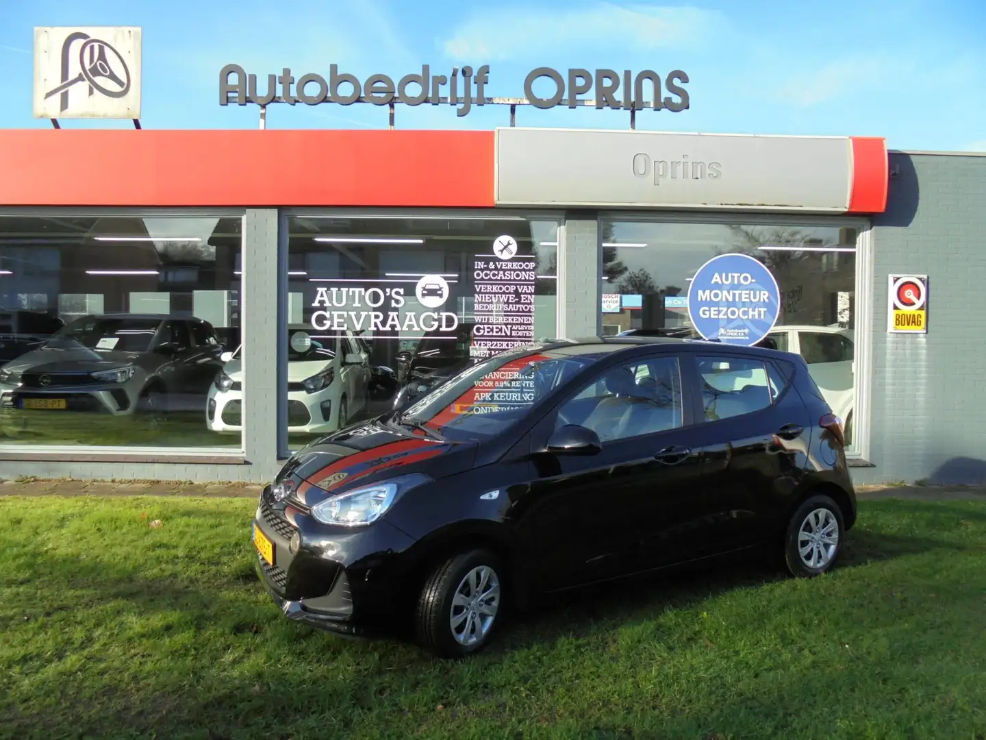 Hyundai i10 1.0i Comfort Navigatie 5drs , Airco NL-Auto Zwart - 1