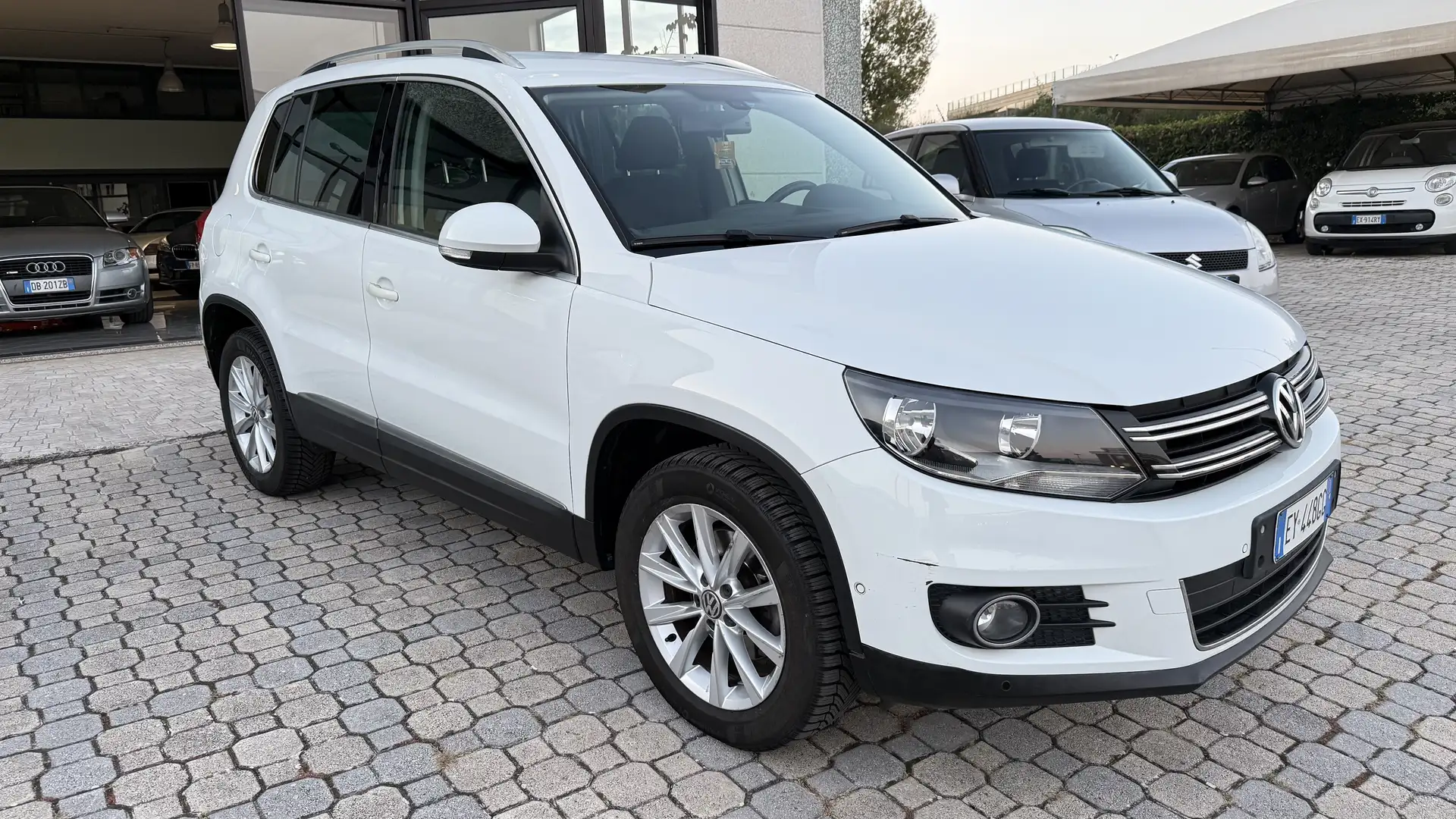 Volkswagen Tiguan Tiguan 2.0 tdi Sport&Style DSG Bianco - 2