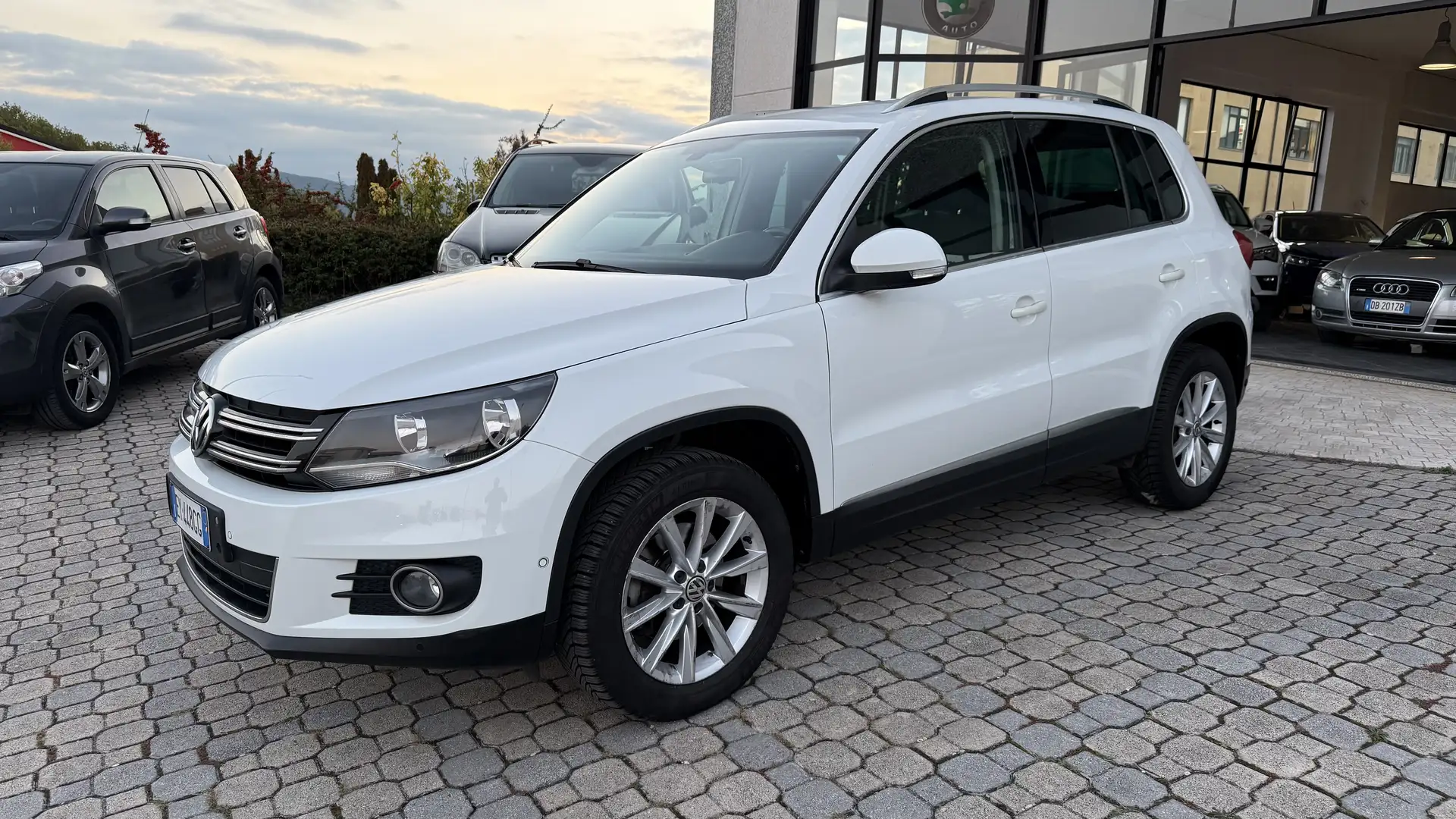 Volkswagen Tiguan Tiguan 2.0 tdi Sport&Style DSG Bianco - 1
