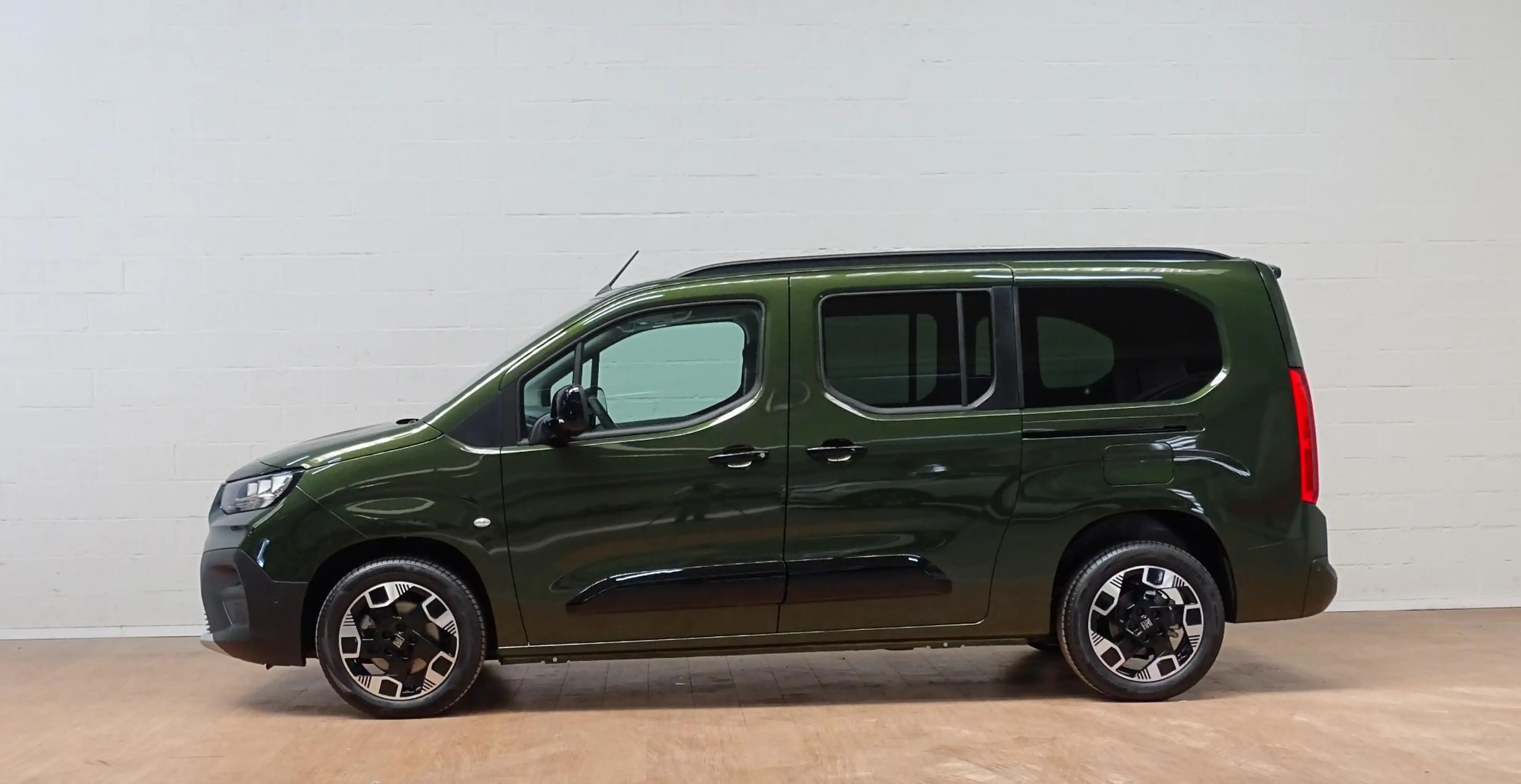 Fiat Qubo L 1.5 BlueHDI 130 S&S AT La Prima Long 7 seats gps — photo 6