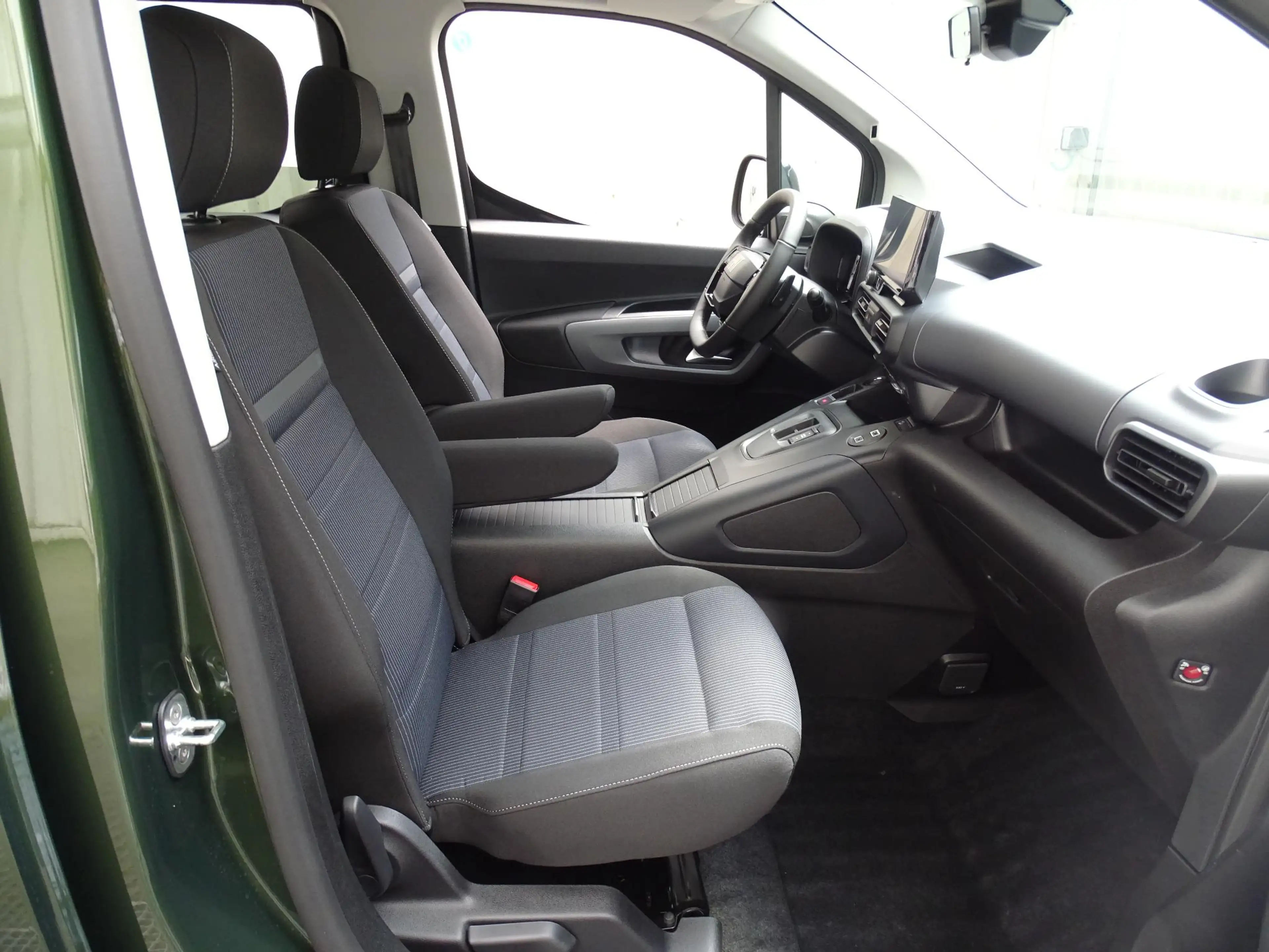 Fiat Qubo L 1.5 BlueHDI 130 S&S AT La Prima Long 7 seats gps — photo 11