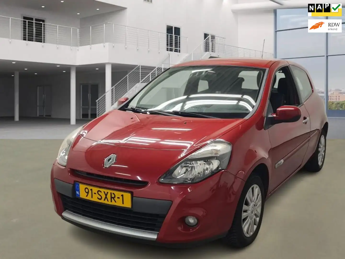 Renault Clio 1.2 Collection Red - 1