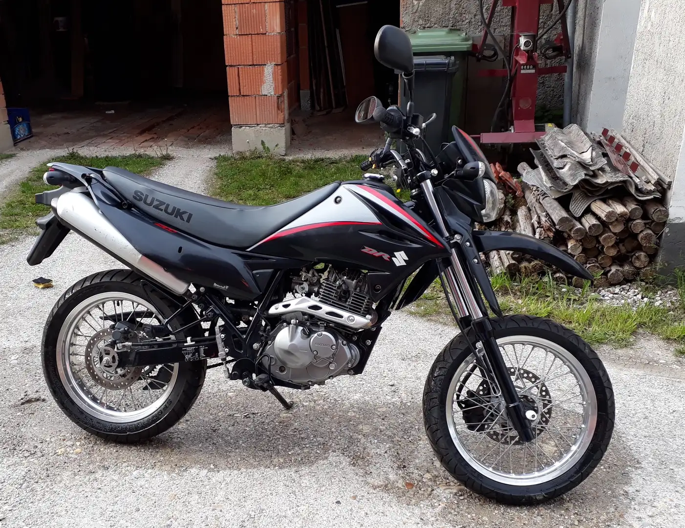 Suzuki DR 125 SM CS Чёрный - 1