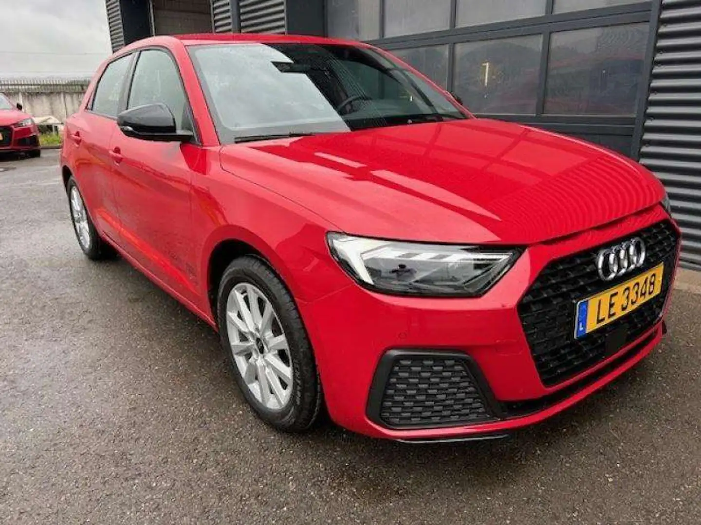 Audi A1 30 TFSI Sportback S tronic Kırmızı - 1
