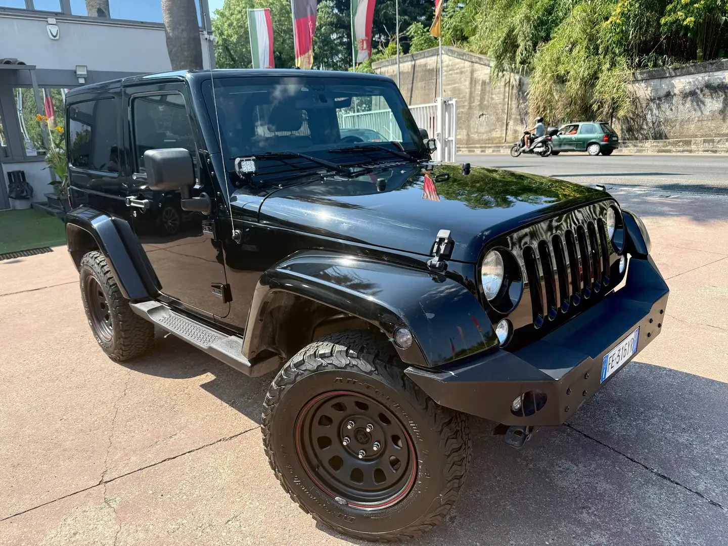 Jeep Wrangler Wrangler 2.8 crd Sport auto Zwart - 2