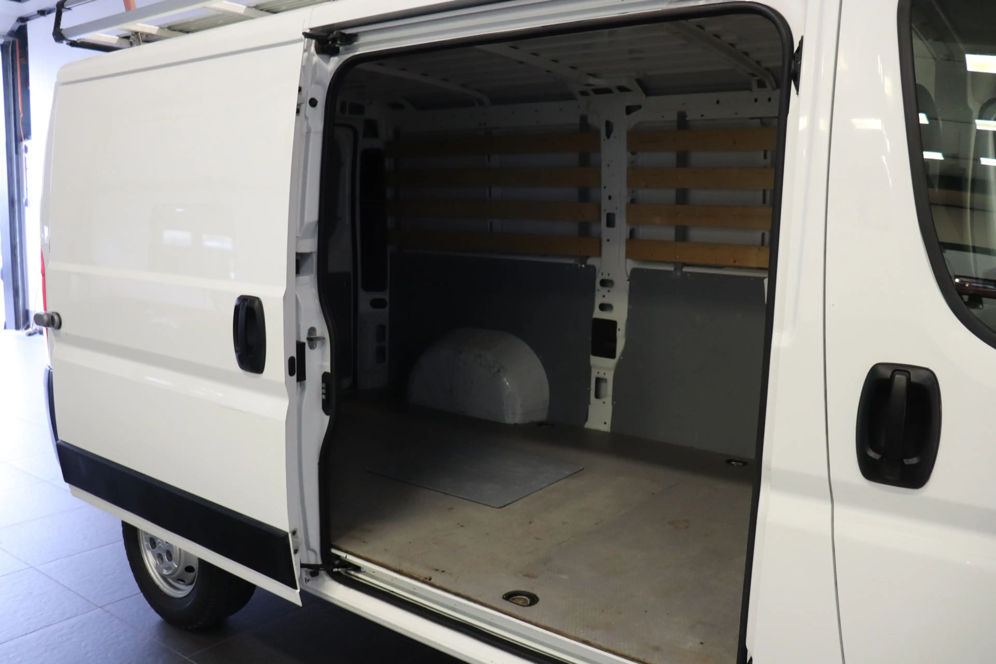 Citroen Jumper 2.2 BlueHDi 120PK L2H1 EURO 6 - Airco - Navi - Cru — photo 8