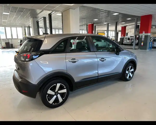 Opel Crossland view 3