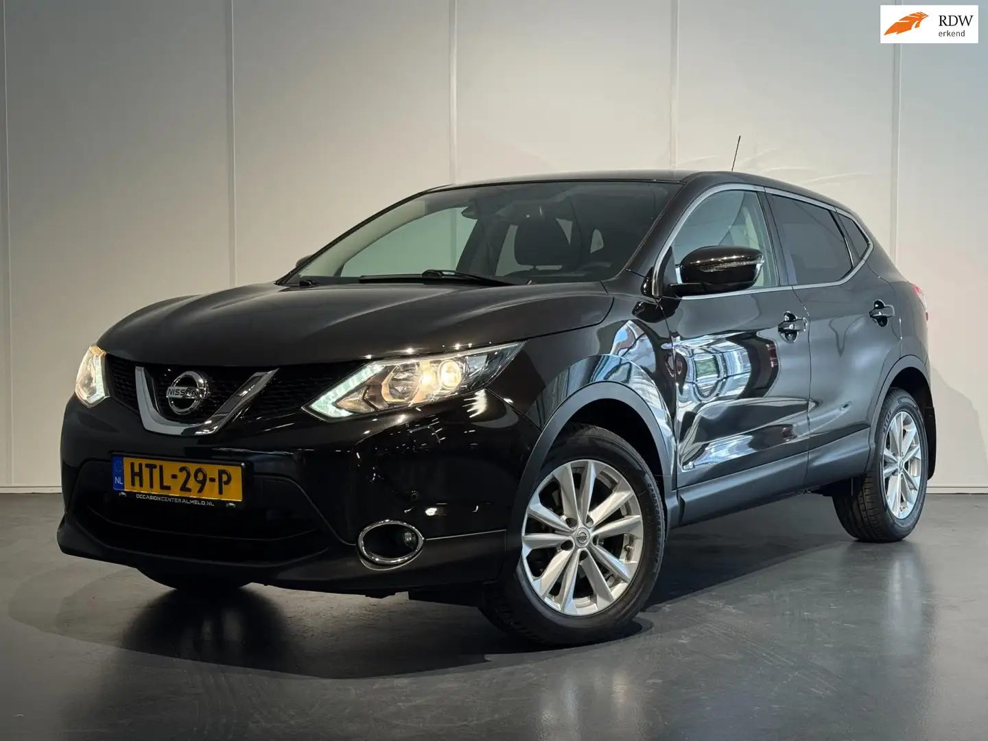 Nissan Qashqai 1.2 Acenta /Clima/Cruise/PDC+Camera/LaneAss/NAVI/D Zwart - 1