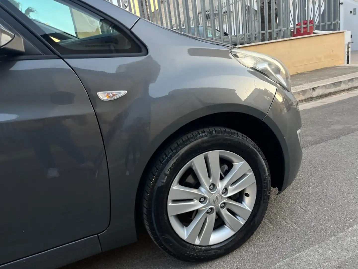 Hyundai iX20 1.4 90 CV Comfort Grigio - 2