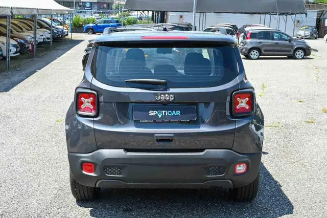 Jeep Renegade view 18