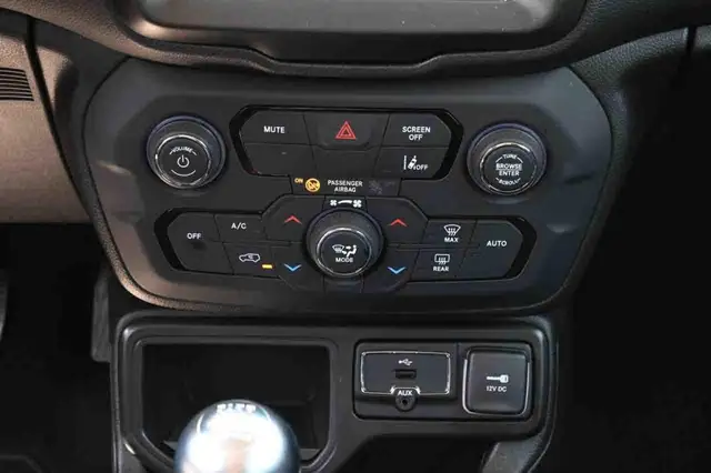 Jeep Renegade view 15
