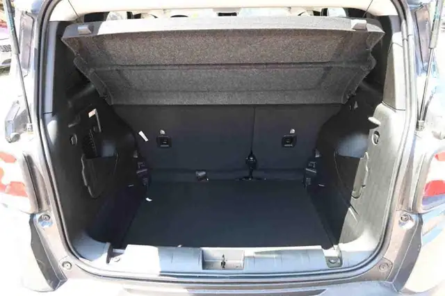 Jeep Renegade view 5