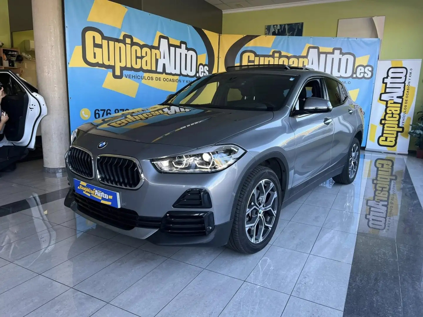 BMW X2 sDrive 18iA Gris - 1