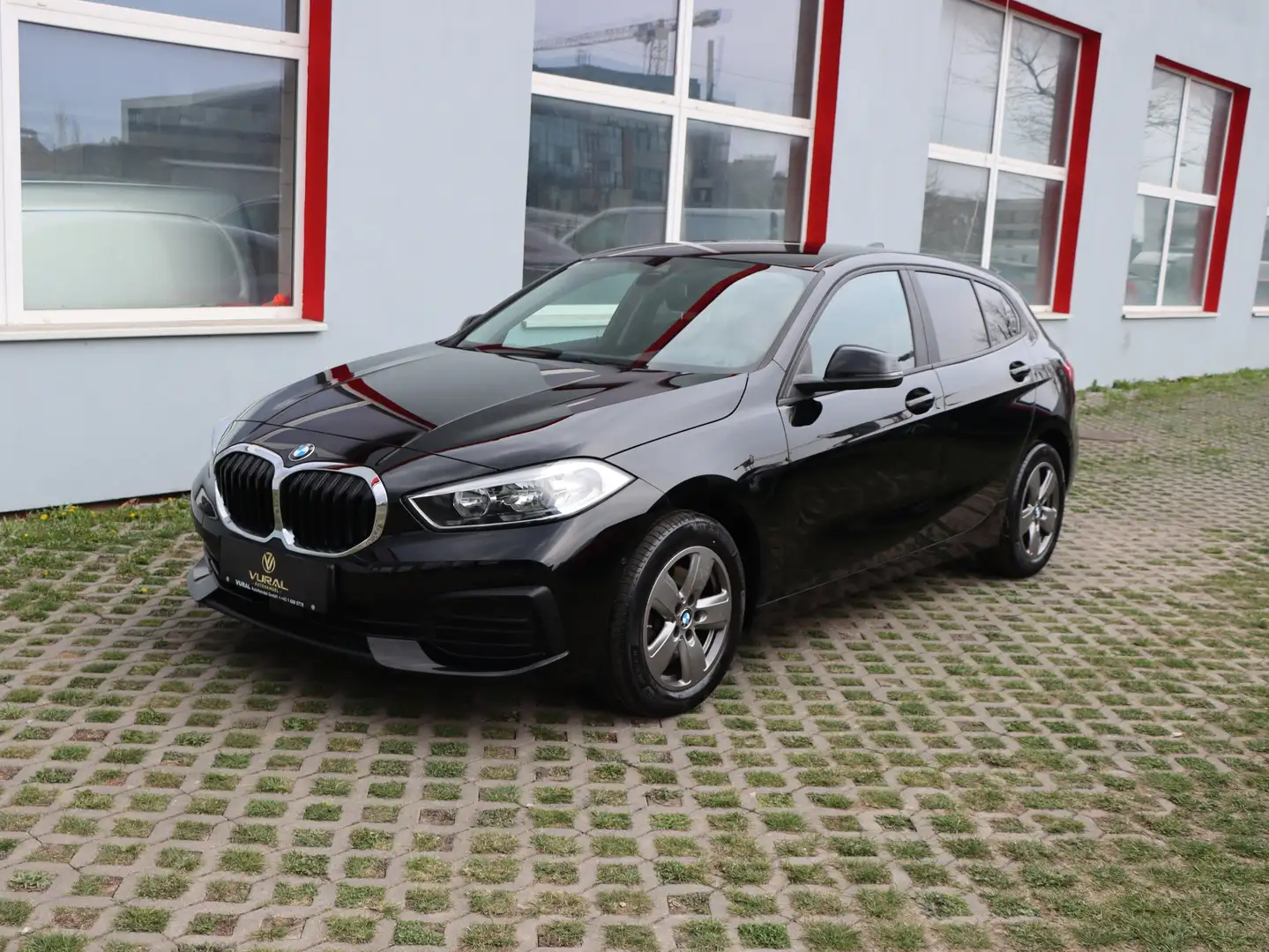 BMW 116 116 d Advantage DKG | NAVI | 1.BESITZER | MwSt. | Schwarz - 2