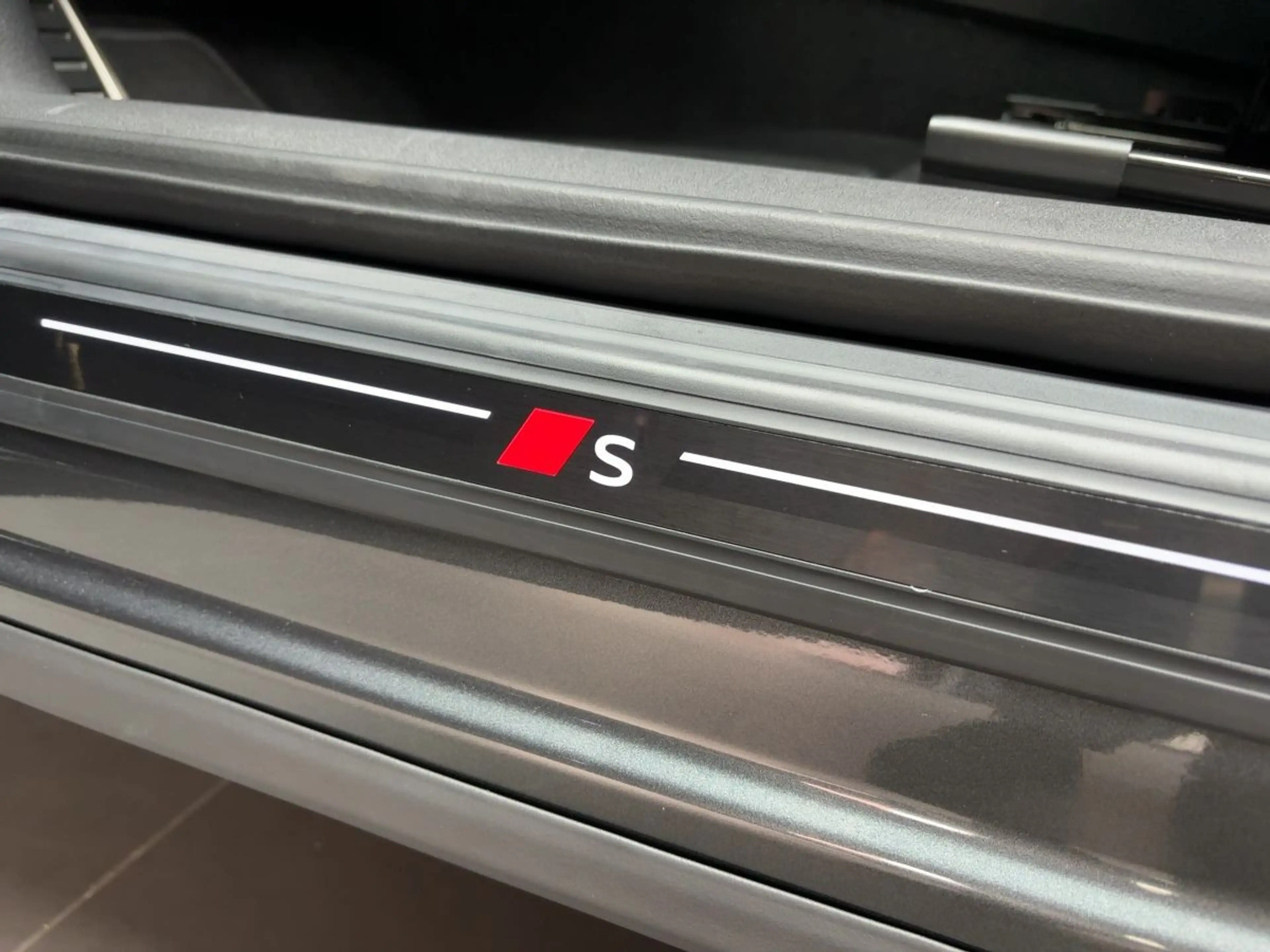 Audi SQ5 3.0 TFSI quattro edition one mythosschwarz — photo 15