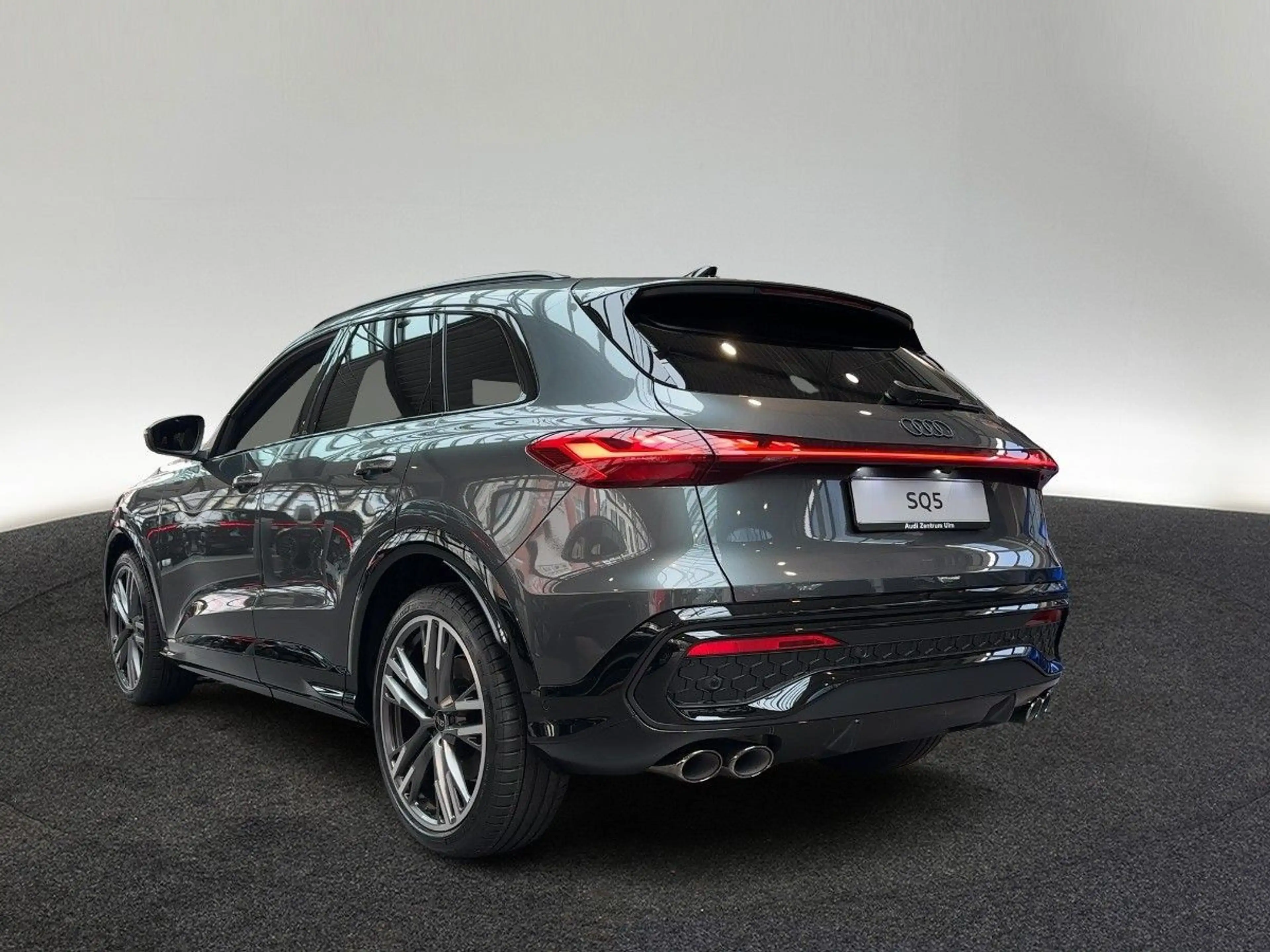 Audi SQ5 3.0 TFSI quattro edition one mythosschwarz — photo 4