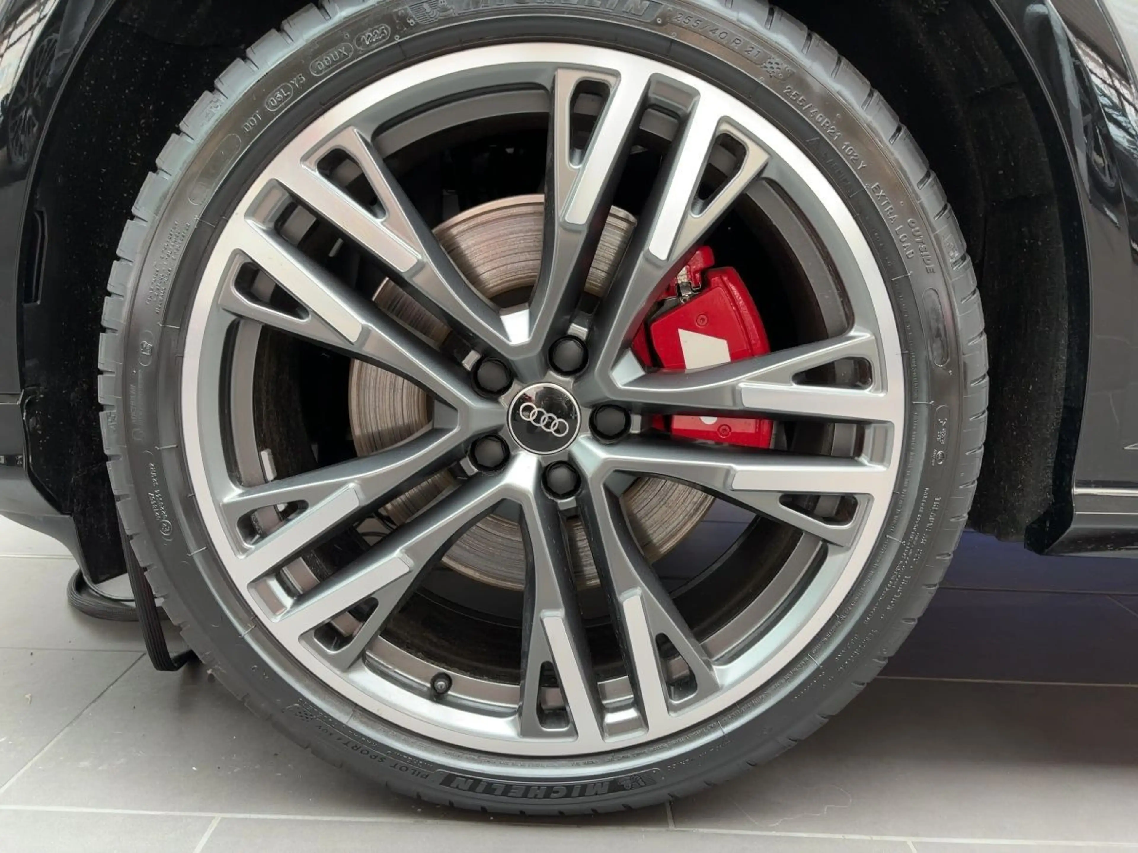 Audi SQ5 3.0 TFSI quattro edition one mythosschwarz — photo 13