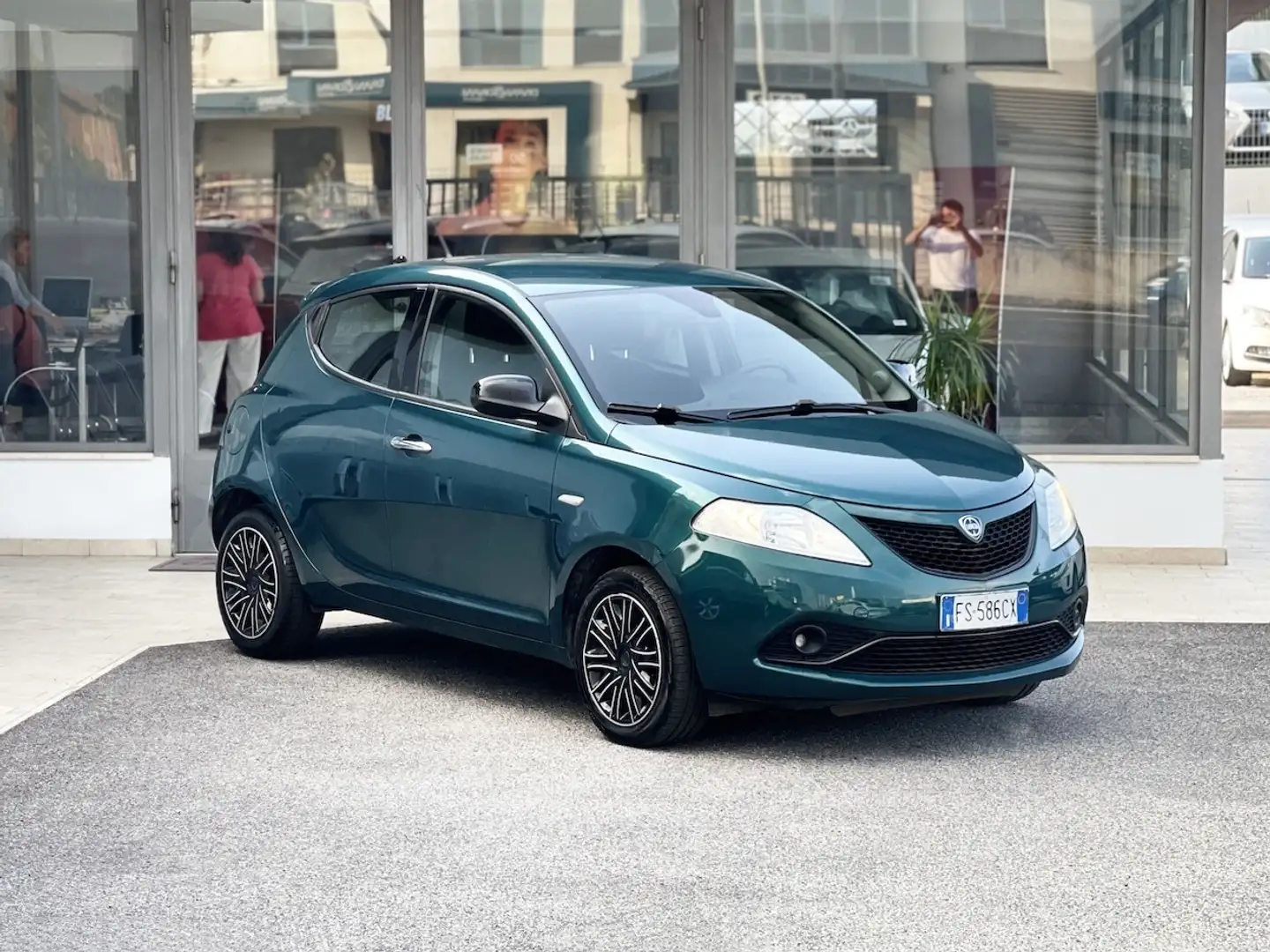 Lancia Ypsilon 1.2 Benzina 69CV E6 Neo. - 2018 Verde - 1