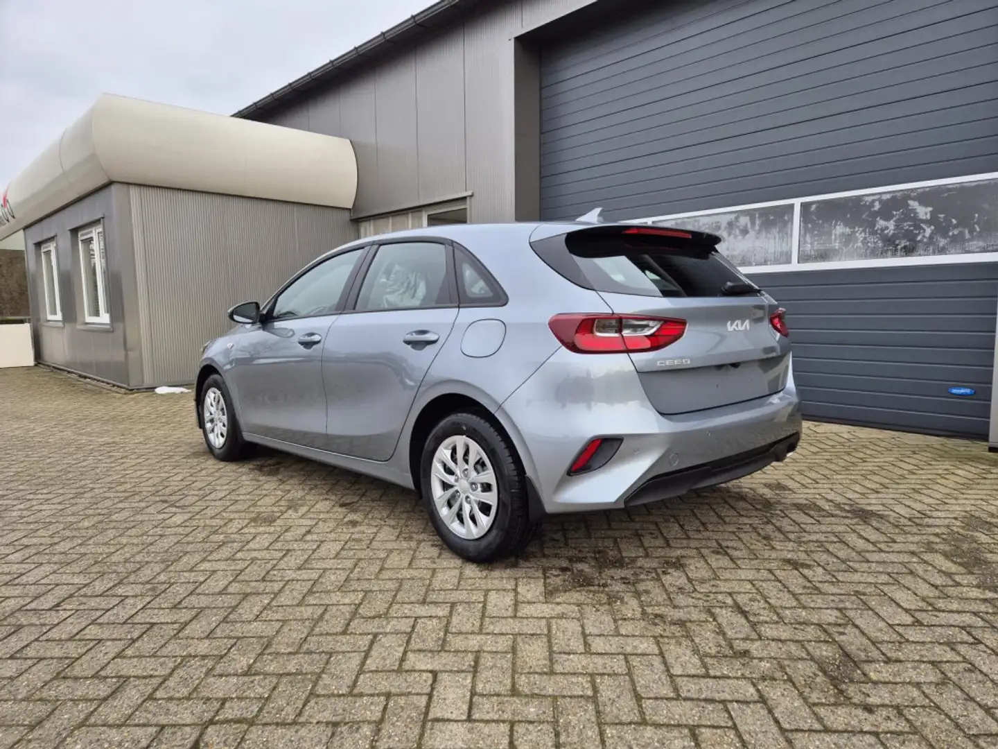 Kia Ceed / cee'd Vision 1.5 T-GDi 140PS AT NAVI KLIMAAUTO PDC + R.C Silver - 2