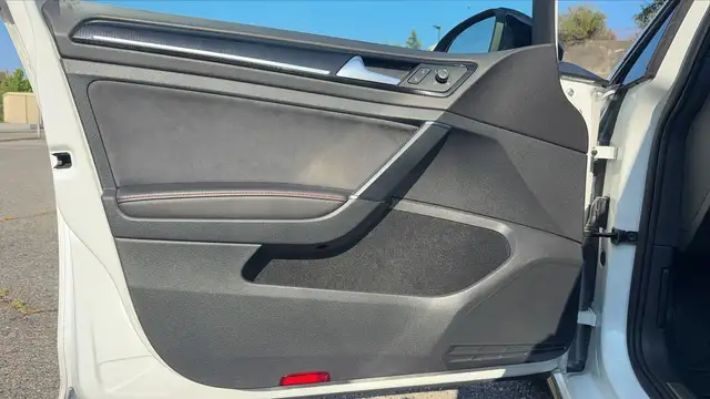 Volkswagen Golf view 7