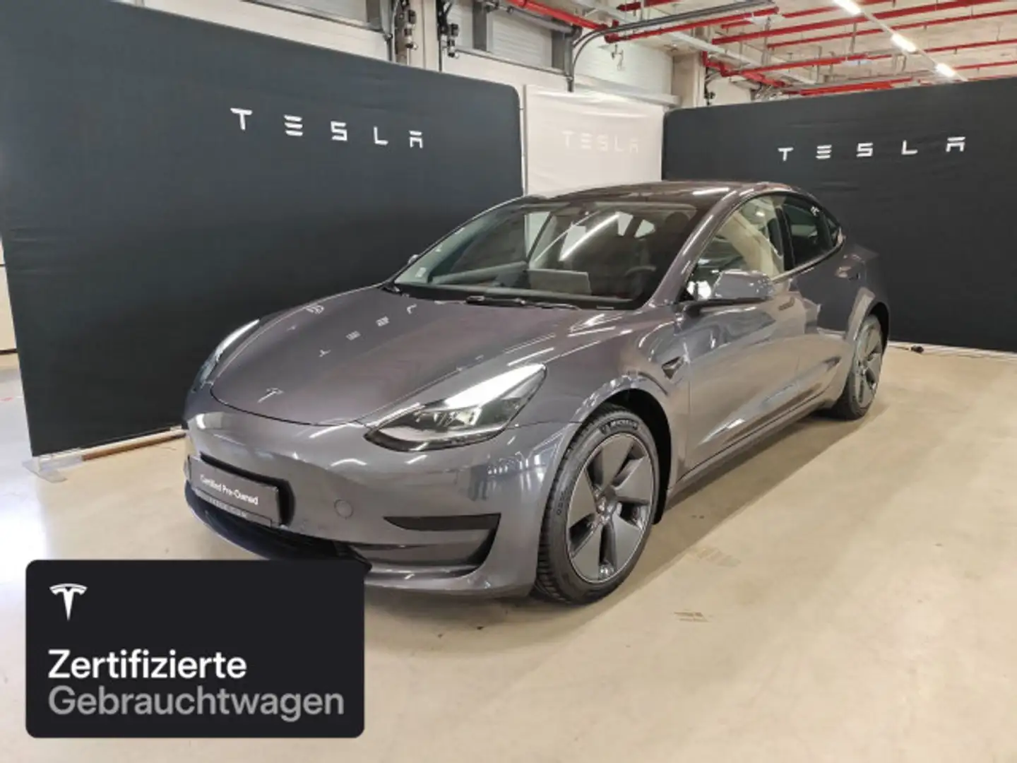 Tesla Model 3 Rear-Wheel Drive Silber - 1