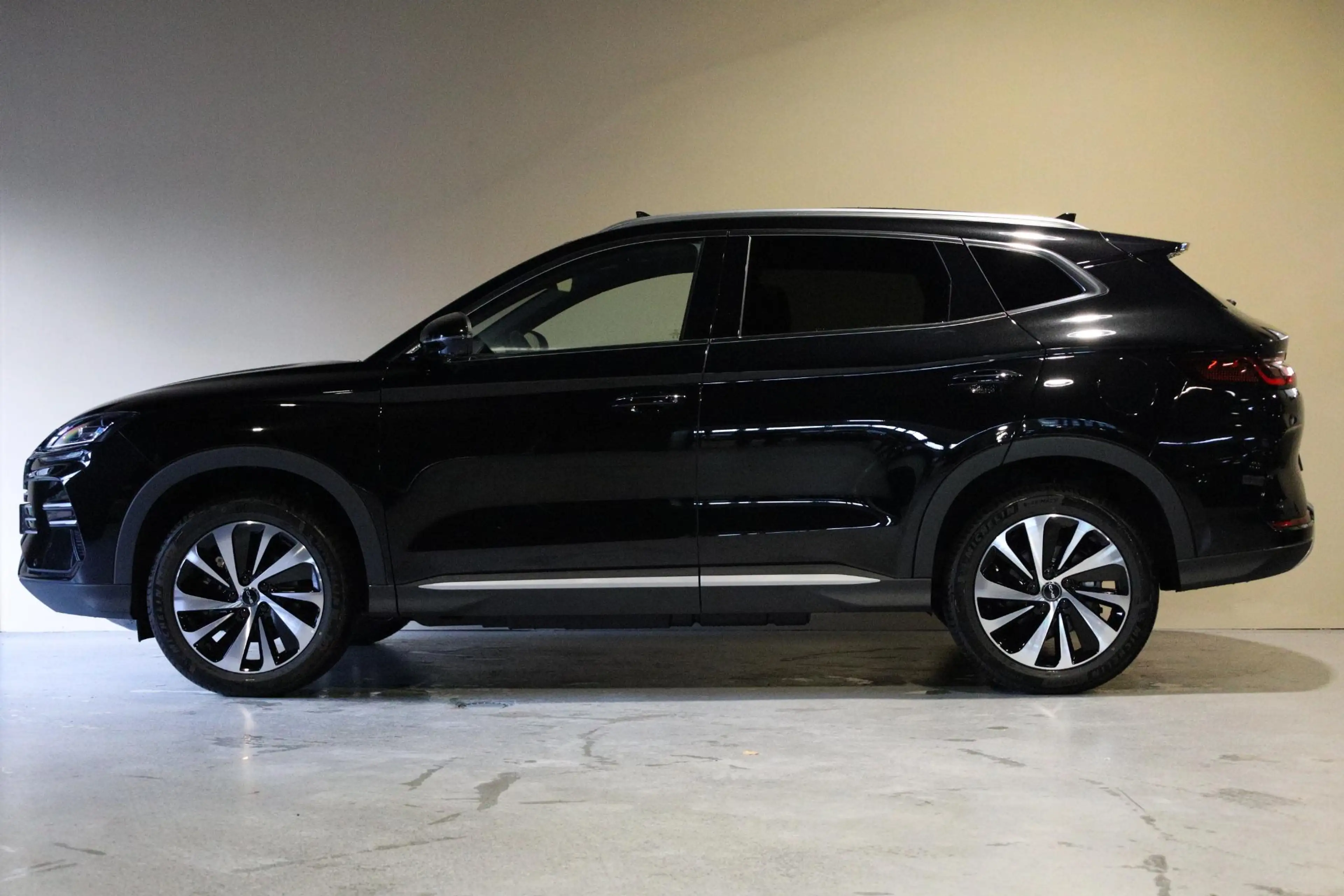 BYD Seal U 1.5 DM-i FWD Boost Zwart/Zwart |Pano |Head-Up |Sto — photo 2