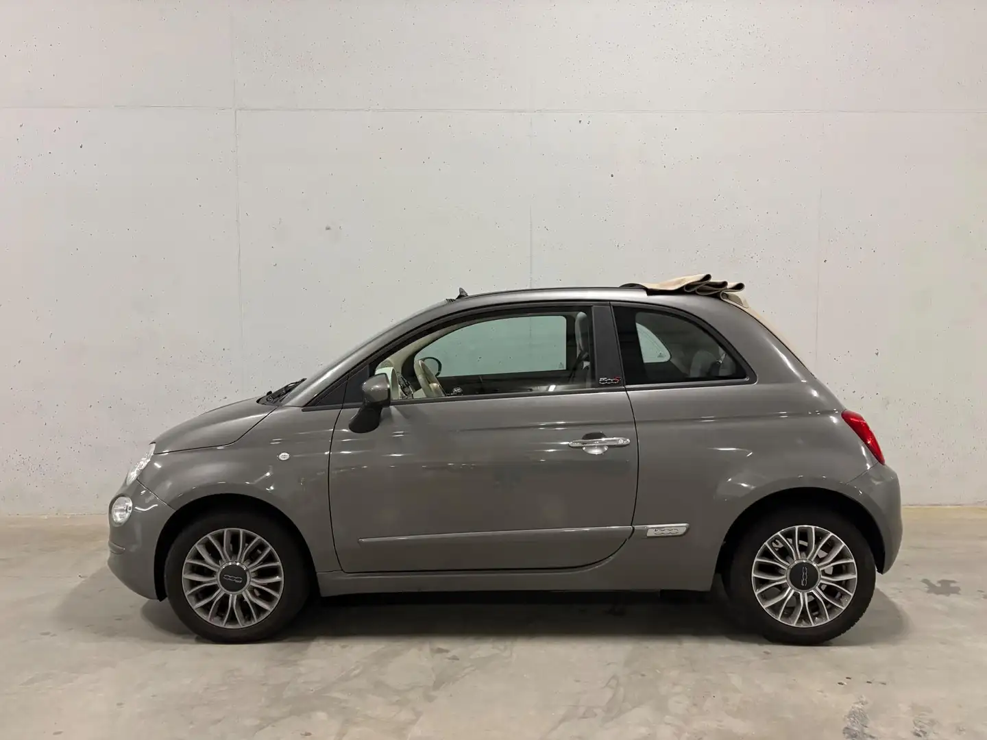 Fiat 500C 0.9 TwinAir Turbo Young Airco Cruise Control PDC Grijs - 2