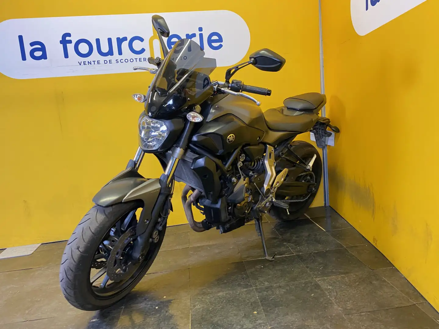Yamaha MT-07 Gris - 1