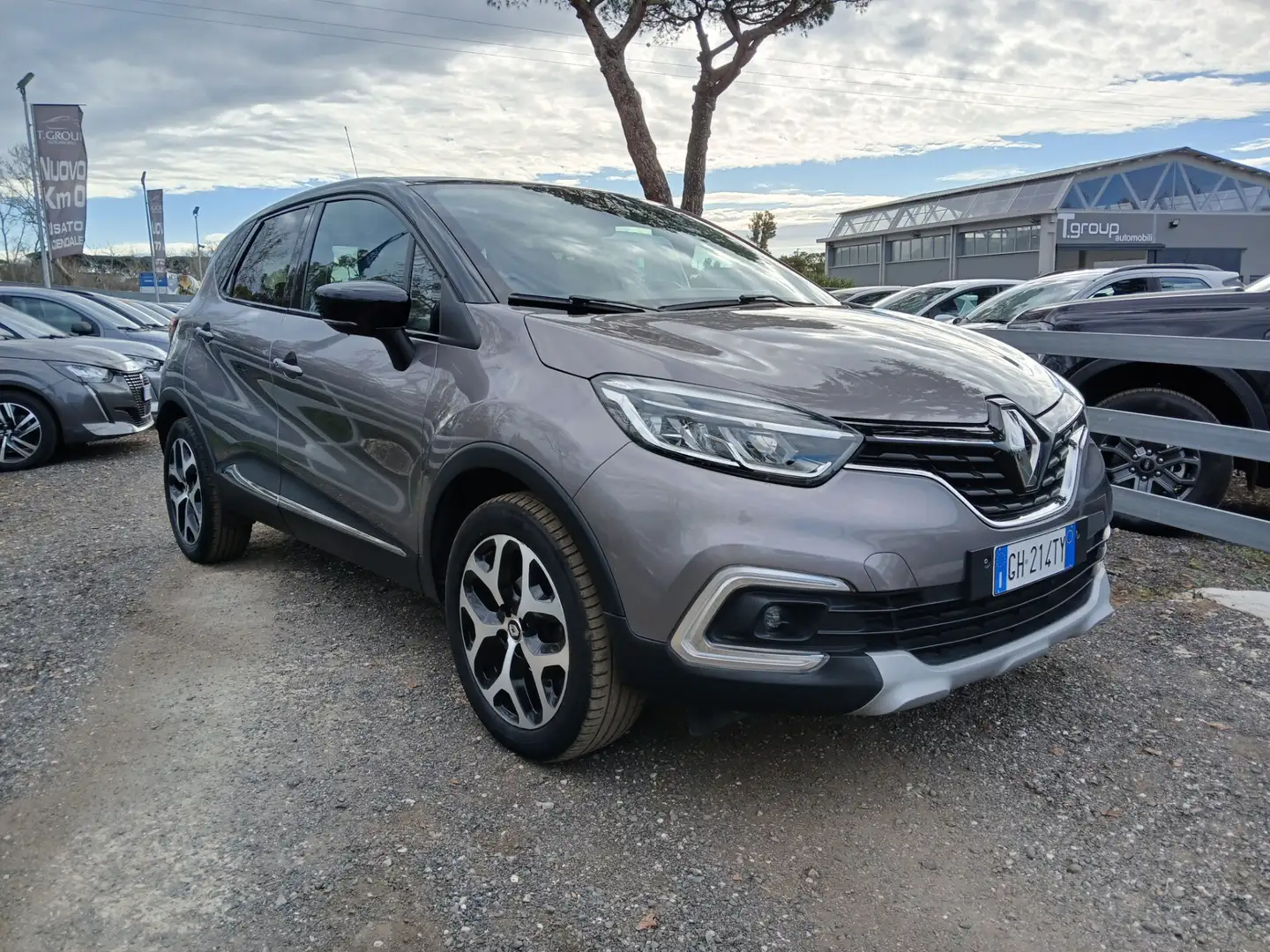 Renault Captur TCe 12V 90 CV Business Grau - 1