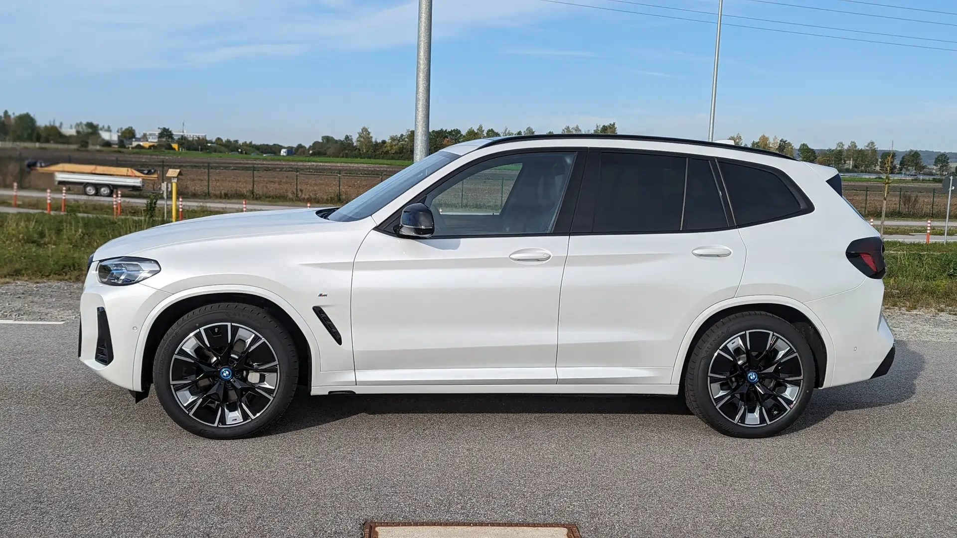 BMW iX3 iX3 Impressive AHK/Laser Weiß - 2