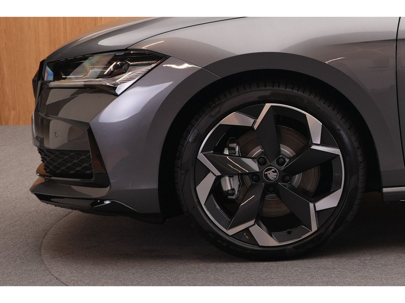 Skoda Superb Combi Sportline 2.0 TDI DSG7 110kW-150CV - DCC+ - — photo 11