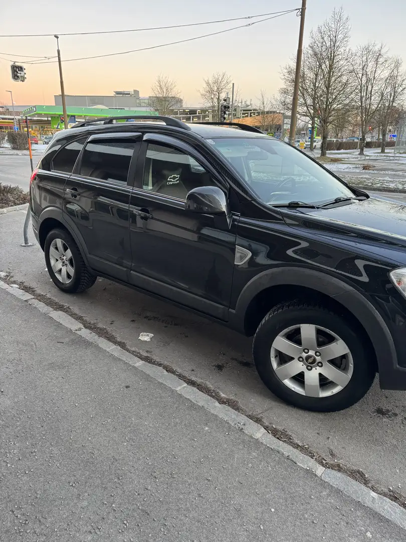 Chevrolet Captiva "Family Edition" 2,0 VCDi 2WD Family Edition Schwarz - 2