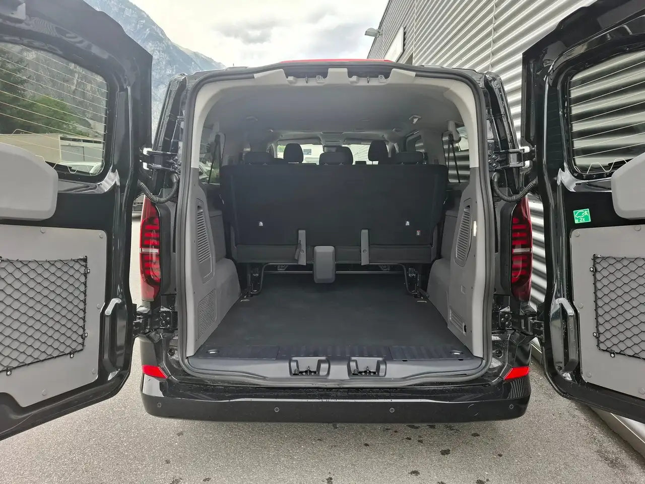 Volkswagen T7 Caravelle 2026 — фото 11