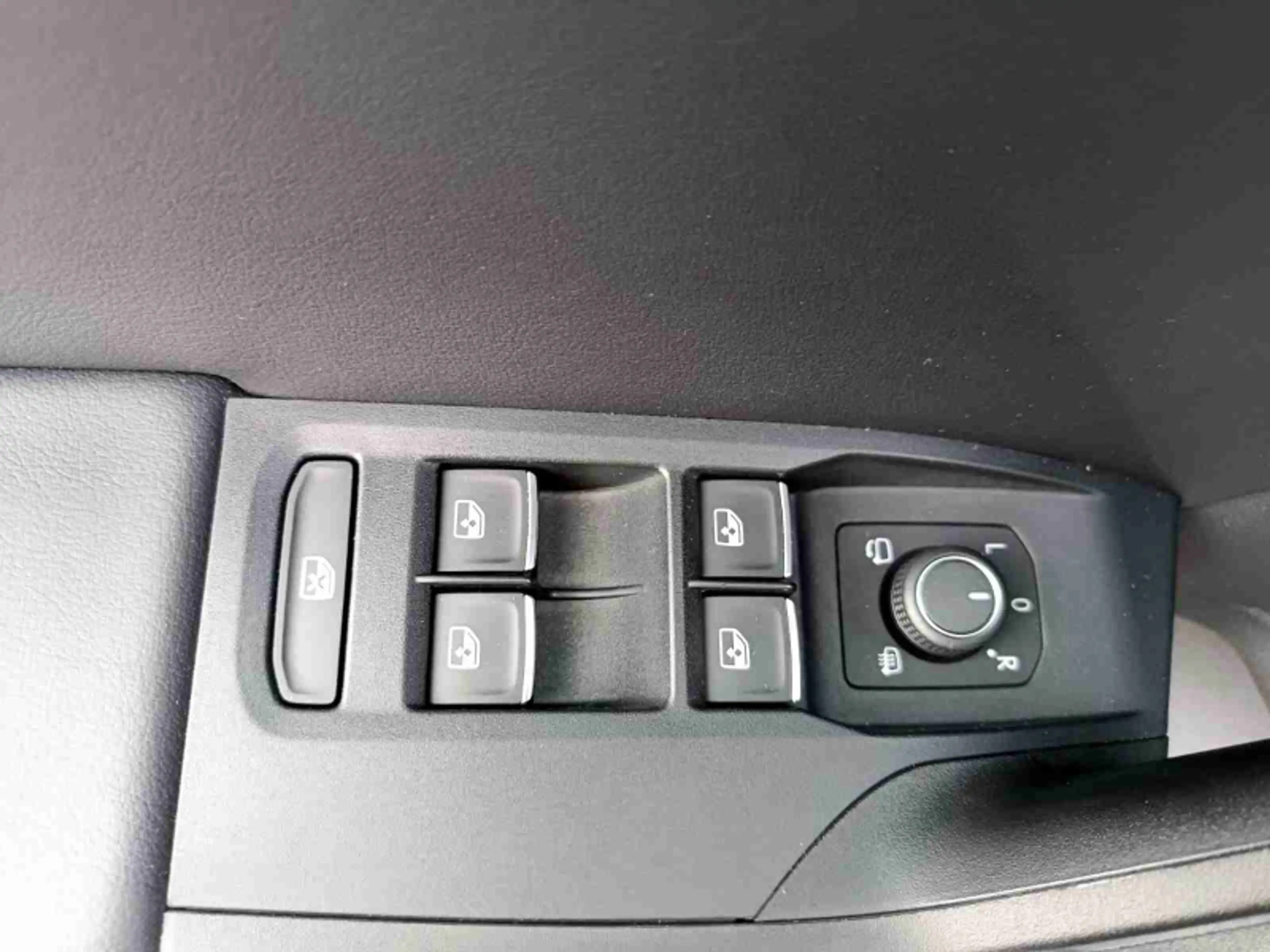 SEAT Leon Leon 1.5 TSI — photo 8