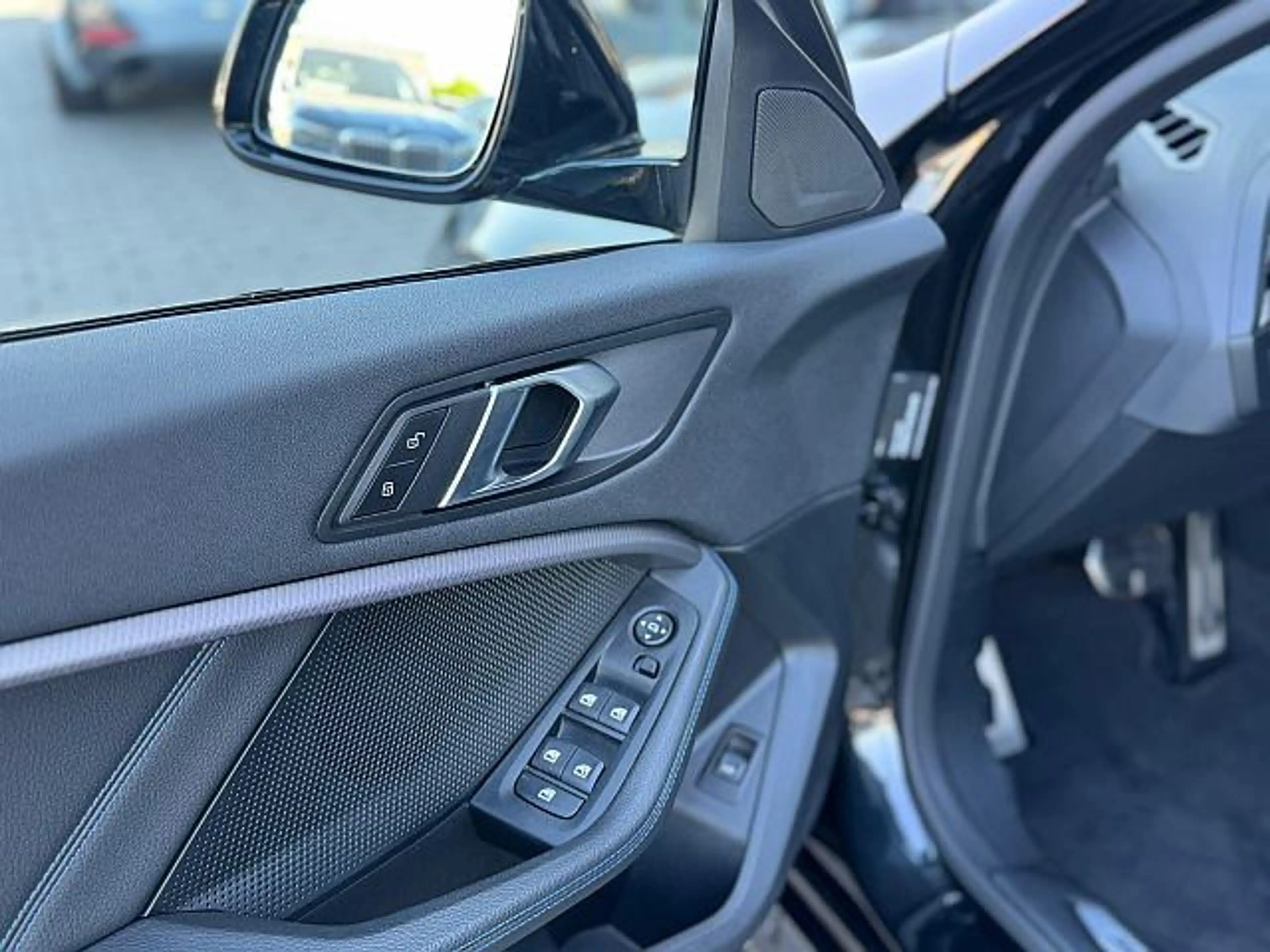 BMW 120 i M Sportpaket HIFI°gr.Navi°Pano°HIFI-behLLR — photo 9