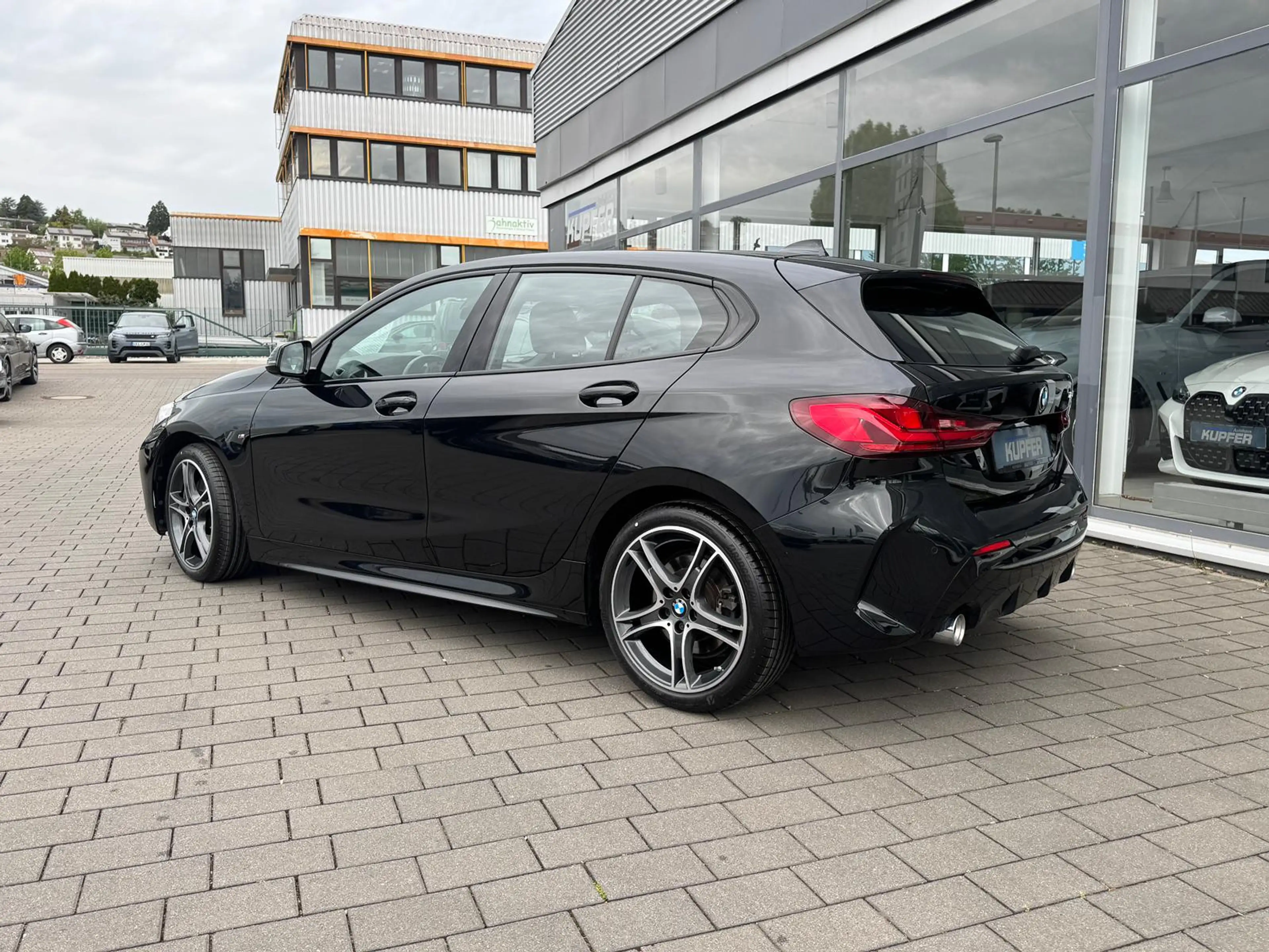 BMW 120 i M Sportpaket HIFI°gr.Navi°Pano°HIFI-behLLR — photo 4