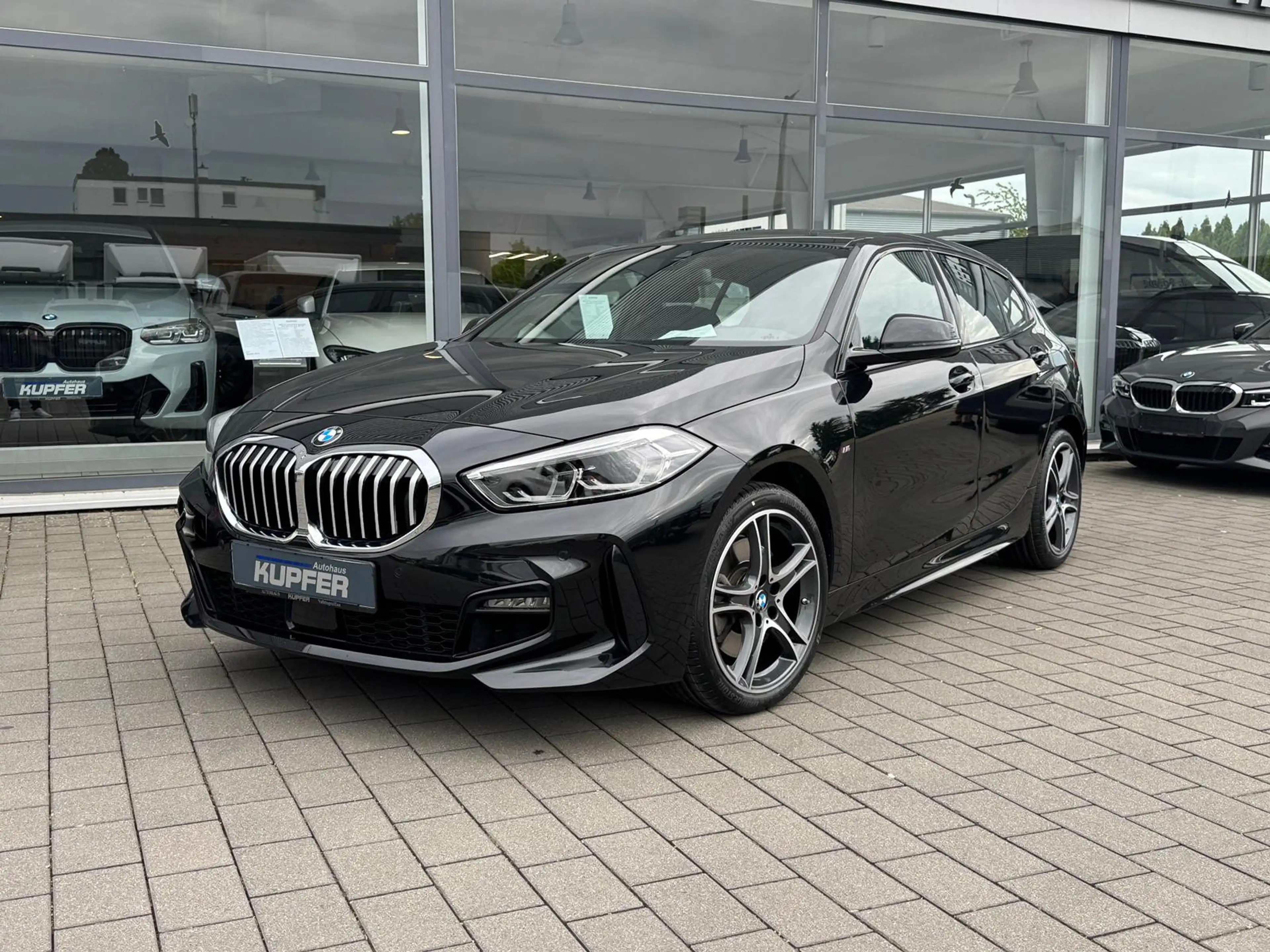 BMW 120 i M Sportpaket HIFI°gr.Navi°Pano°HIFI-behLLR