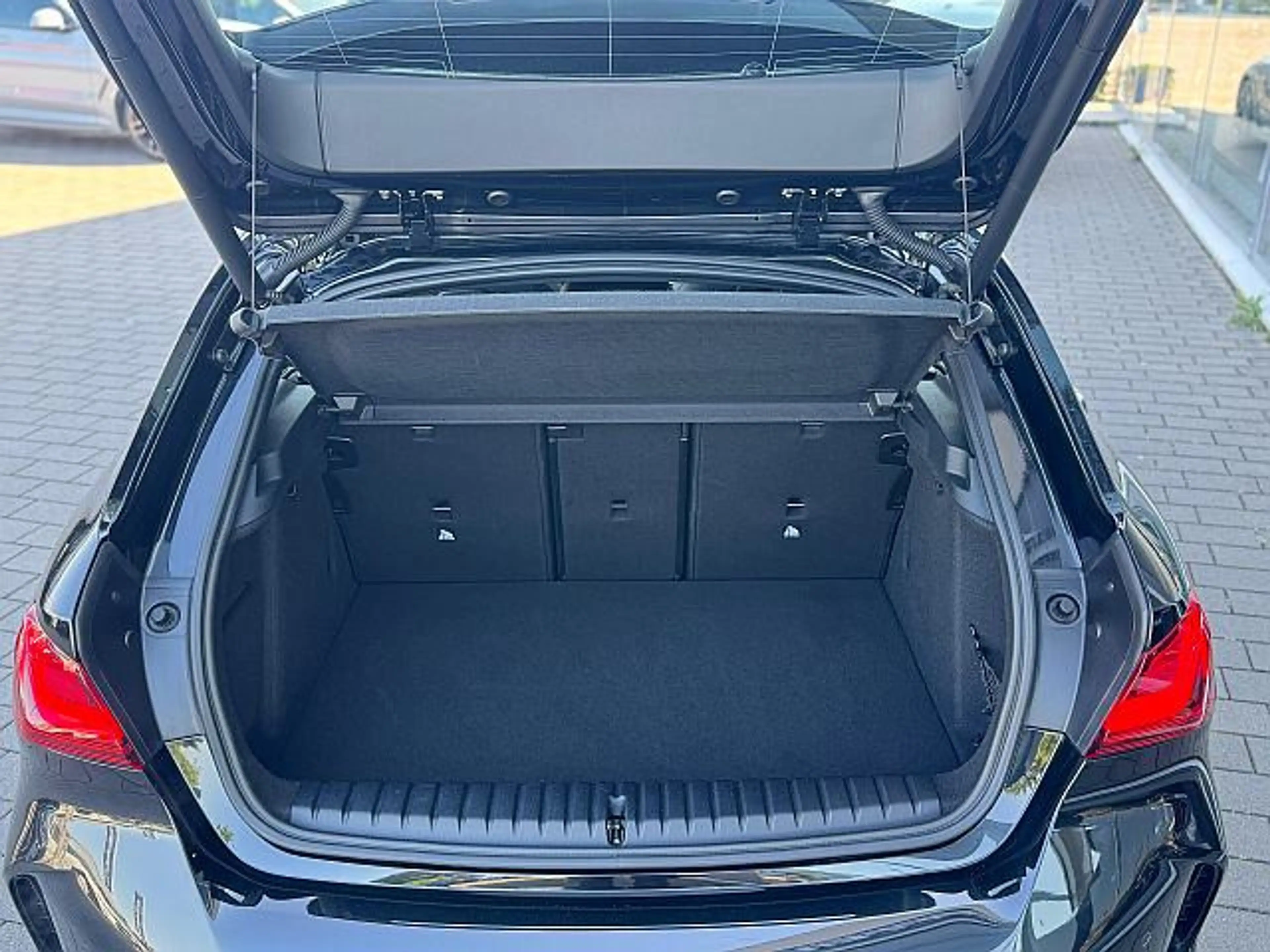BMW 120 i M Sportpaket HIFI°gr.Navi°Pano°HIFI-behLLR — photo 7