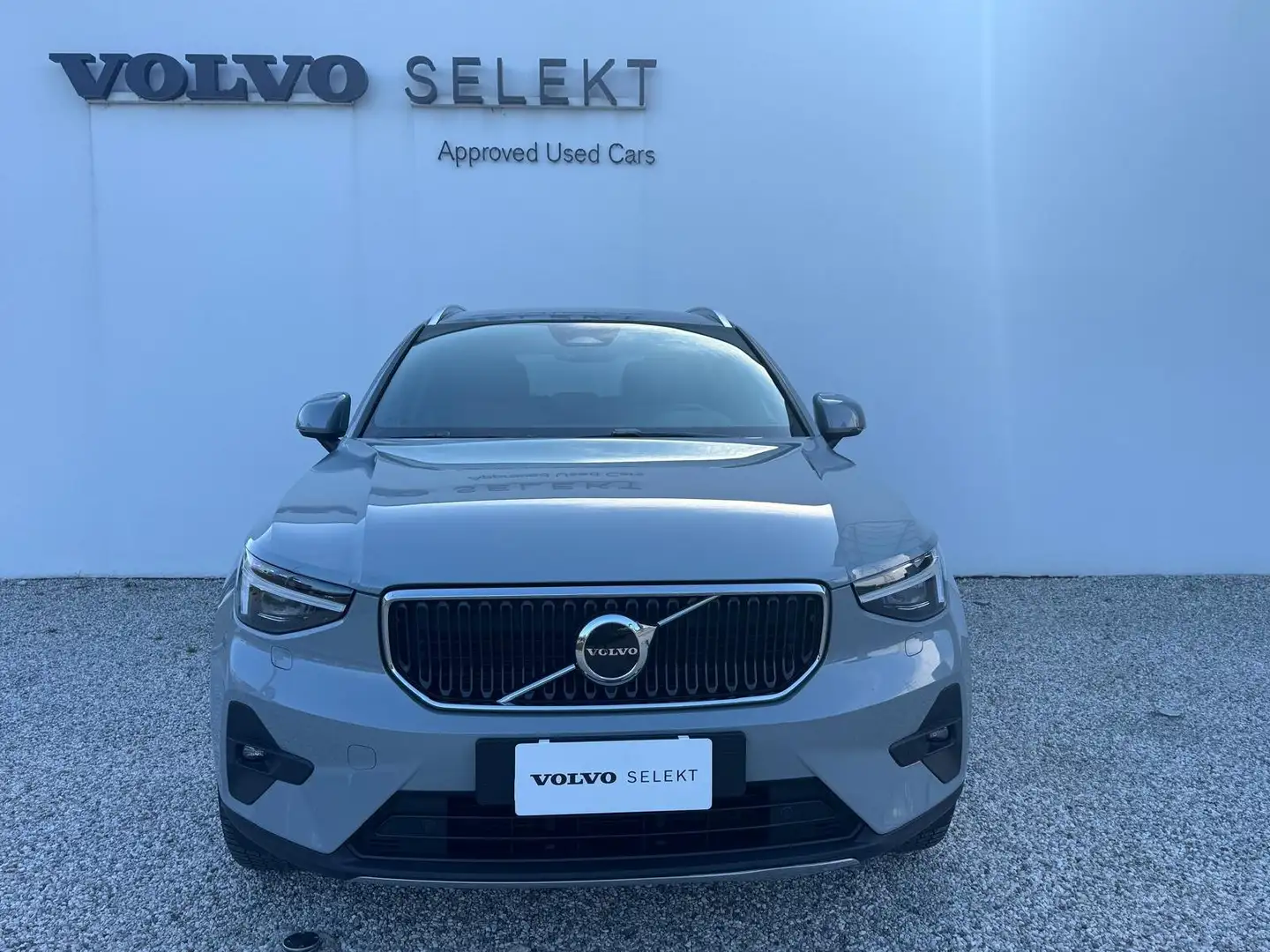 Volvo XC40 XC40 2.0 b3 Core auto Grigio - 2